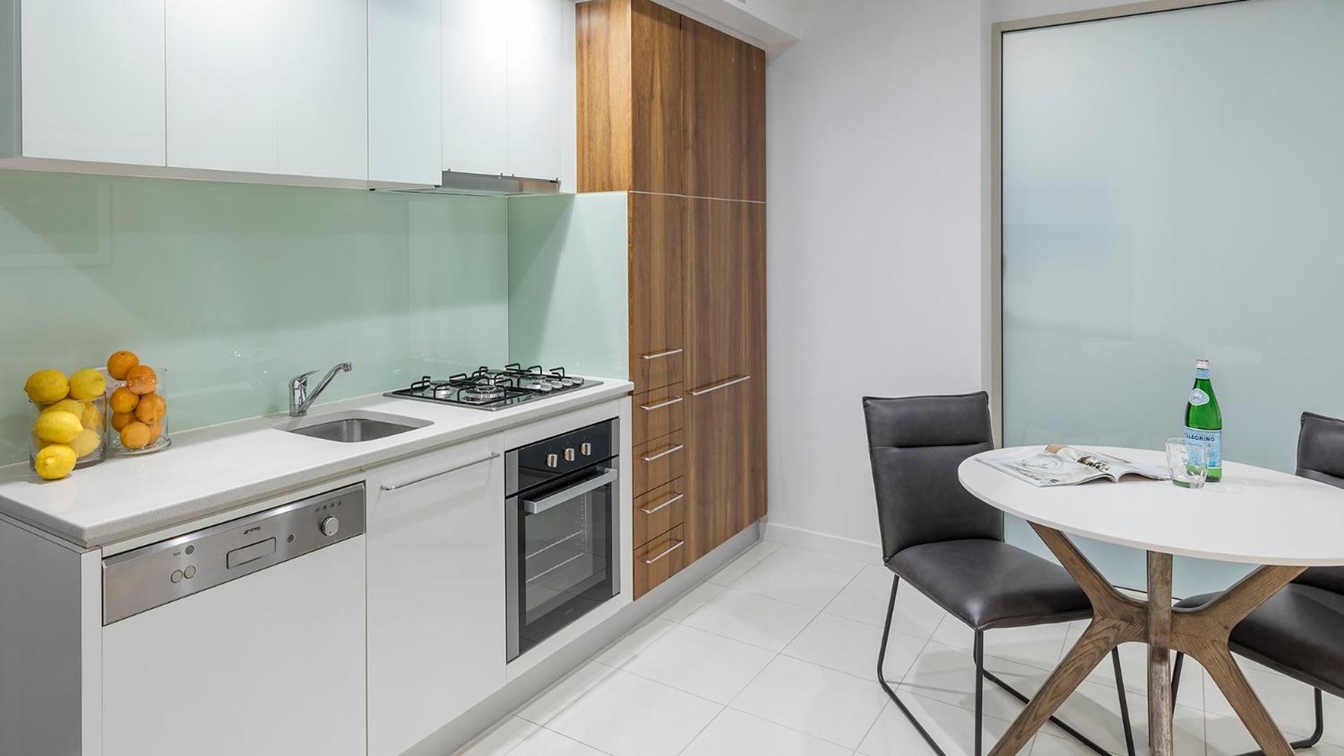 Executive One-Bedroom Apartment - Photo 4