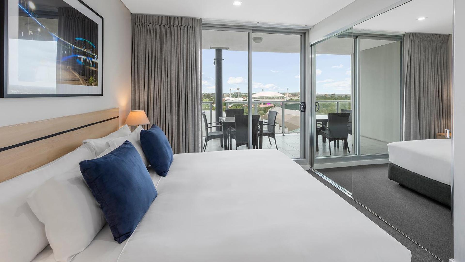 Executive Two-Bedroom Apartment - Photo 4