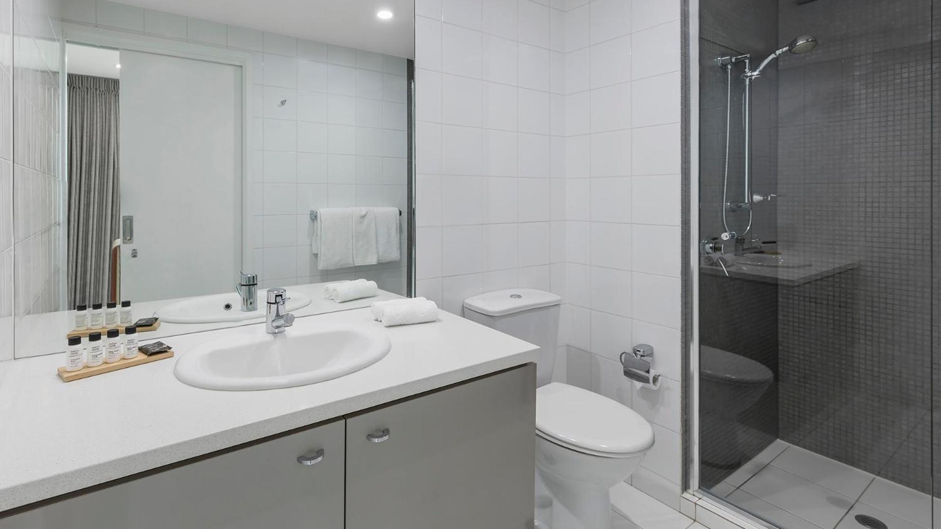 Executive Two-Bedroom Apartment - Photo 7