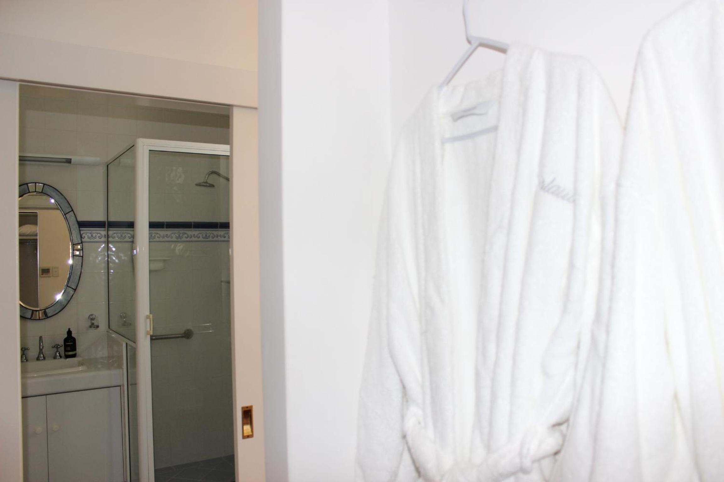 King Suite - Photo 11