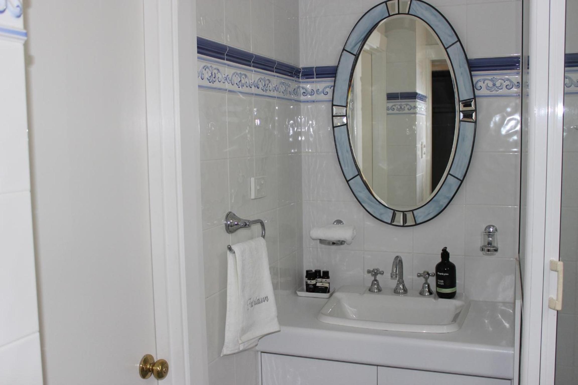King Suite - Photo 8