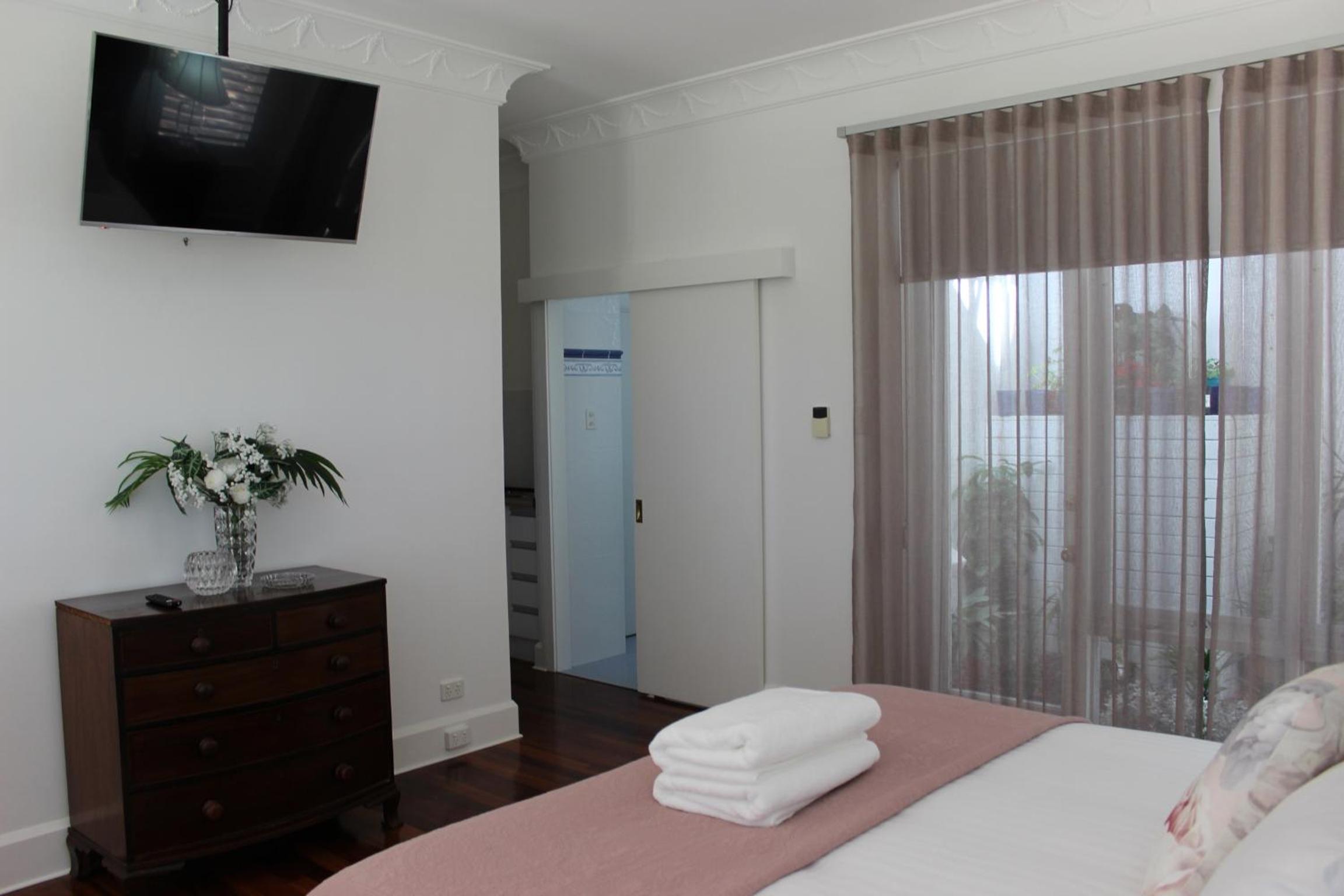 King Suite - Photo 21