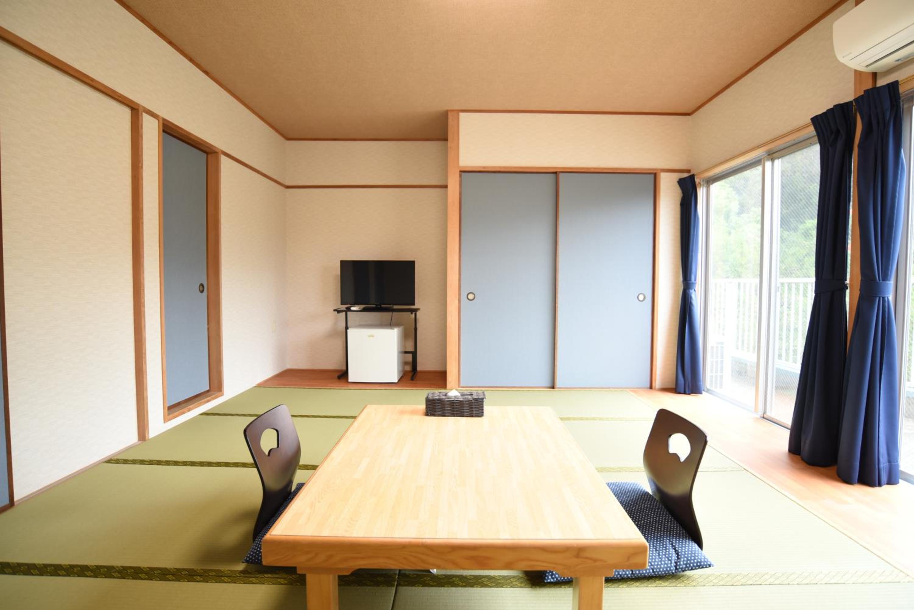 Japanese-Style Family Room with Shower photo 1