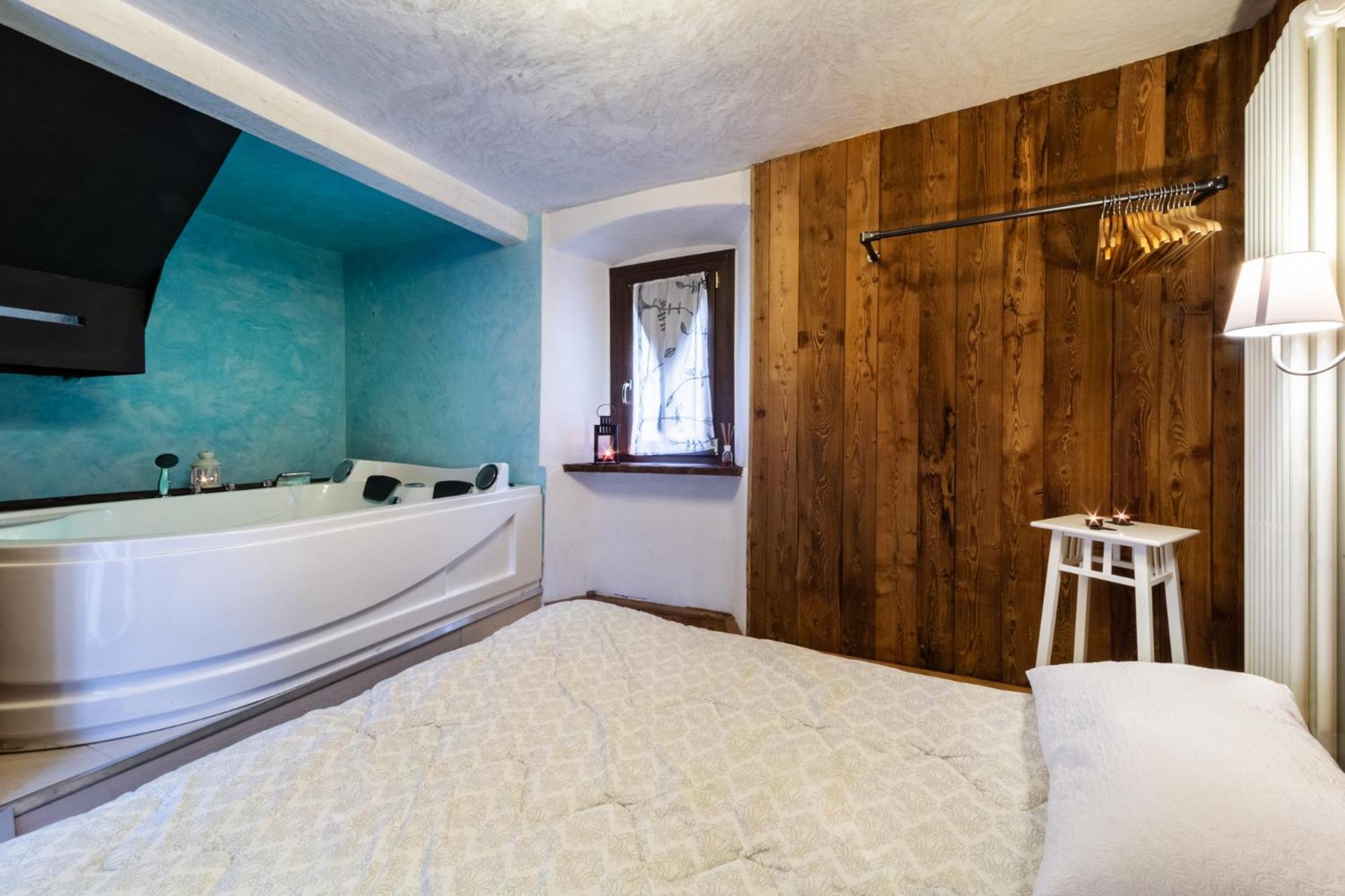 Apartment with Hot Tub - Photo 6