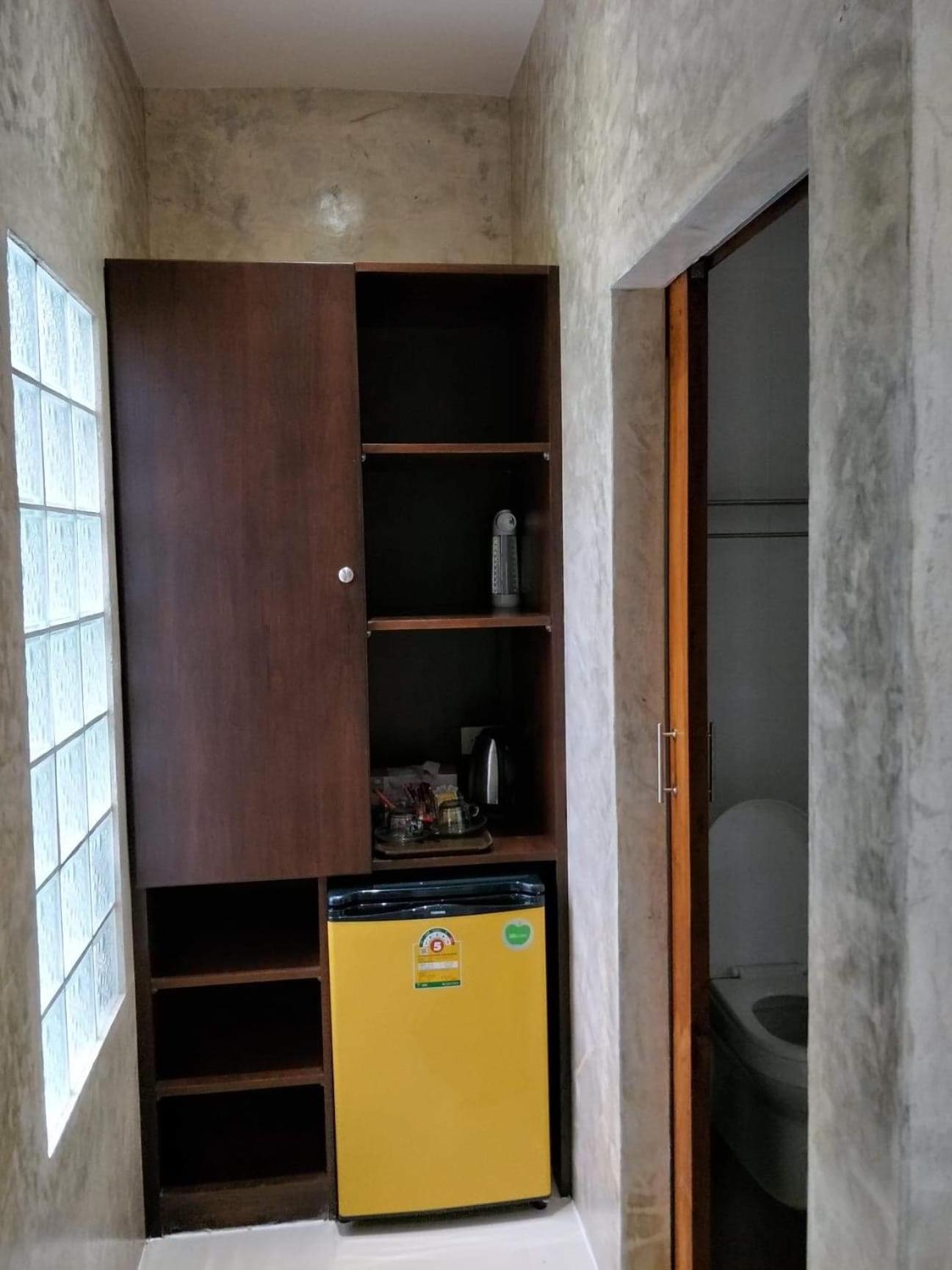 Budget Double Room - Photo 12