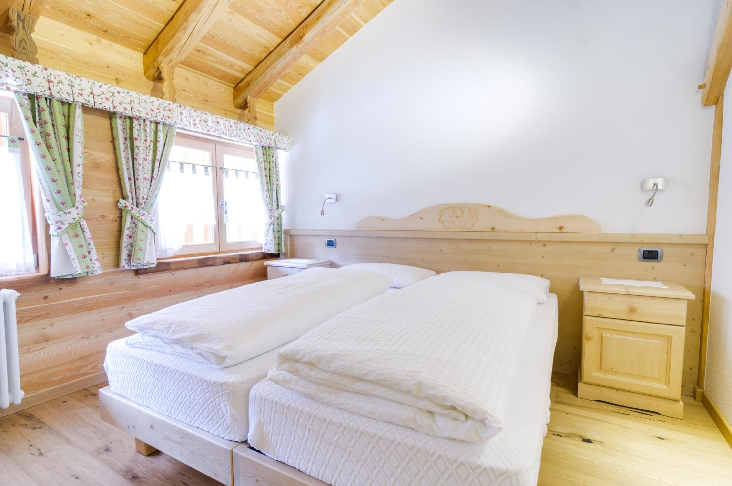 Three-Bedroom Chalet photo 1