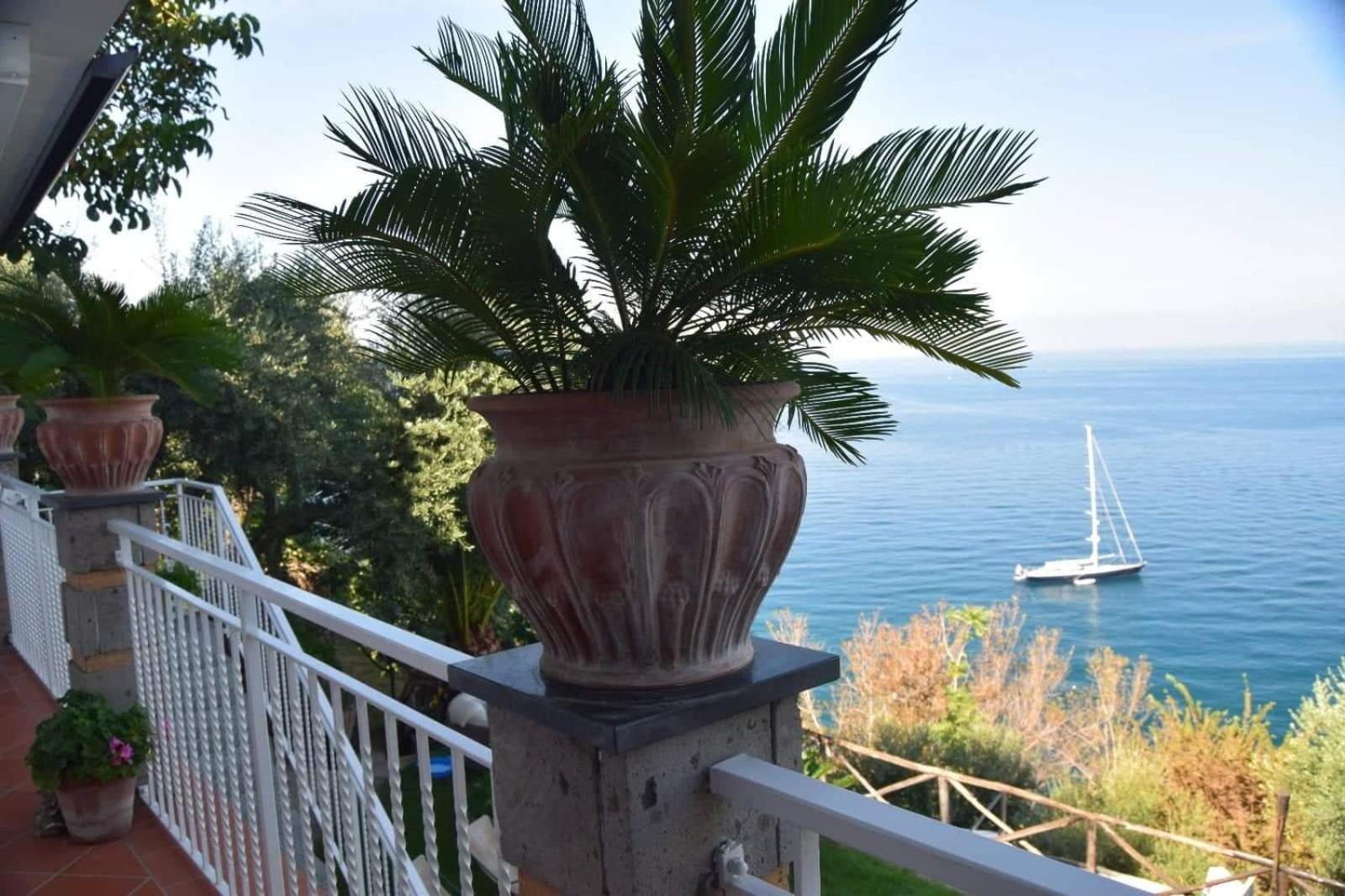 Double Room with Balcony and Sea View photo 3