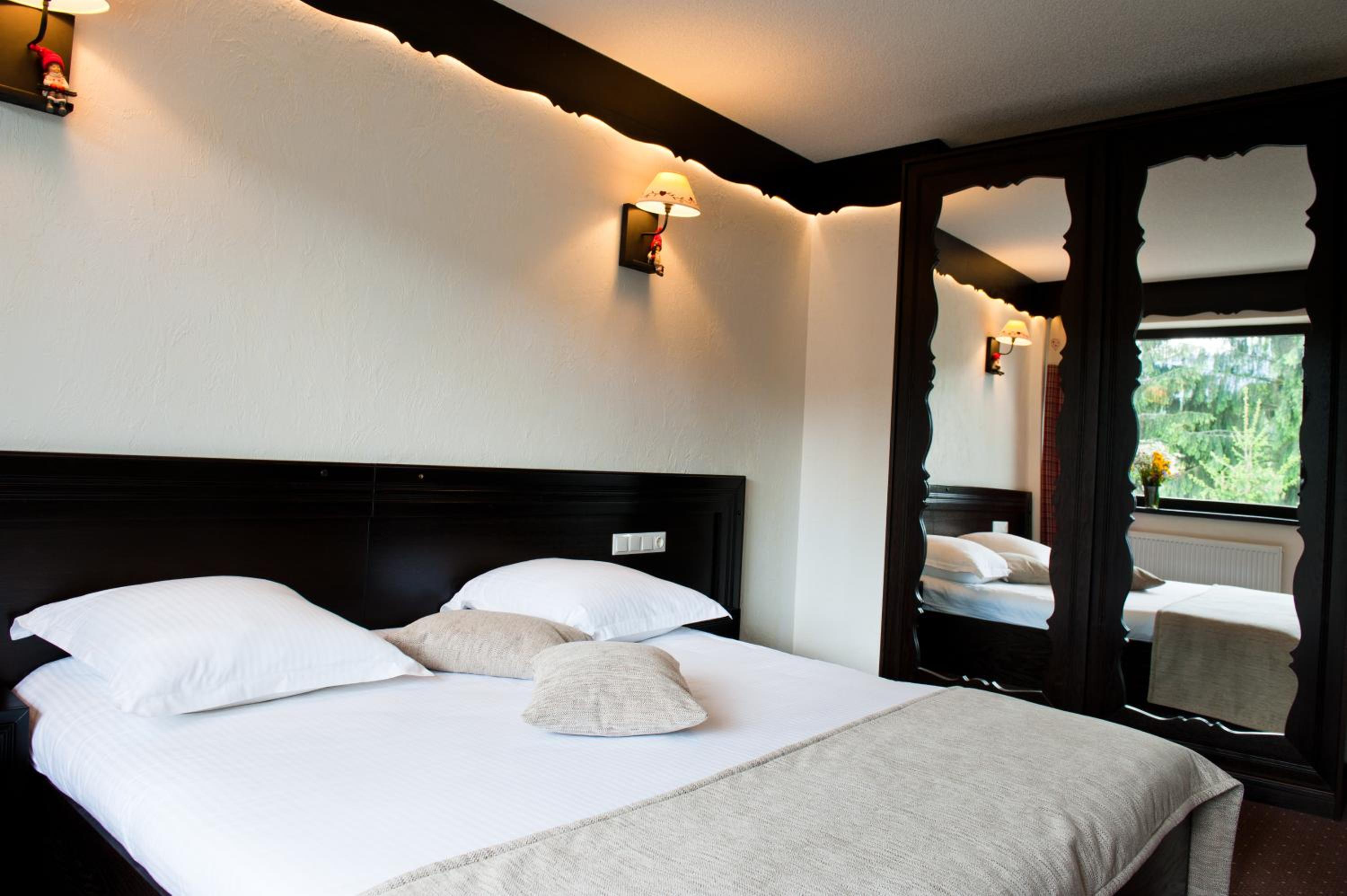 One-Bedroom Suite - Free Spa Access - Photo 3