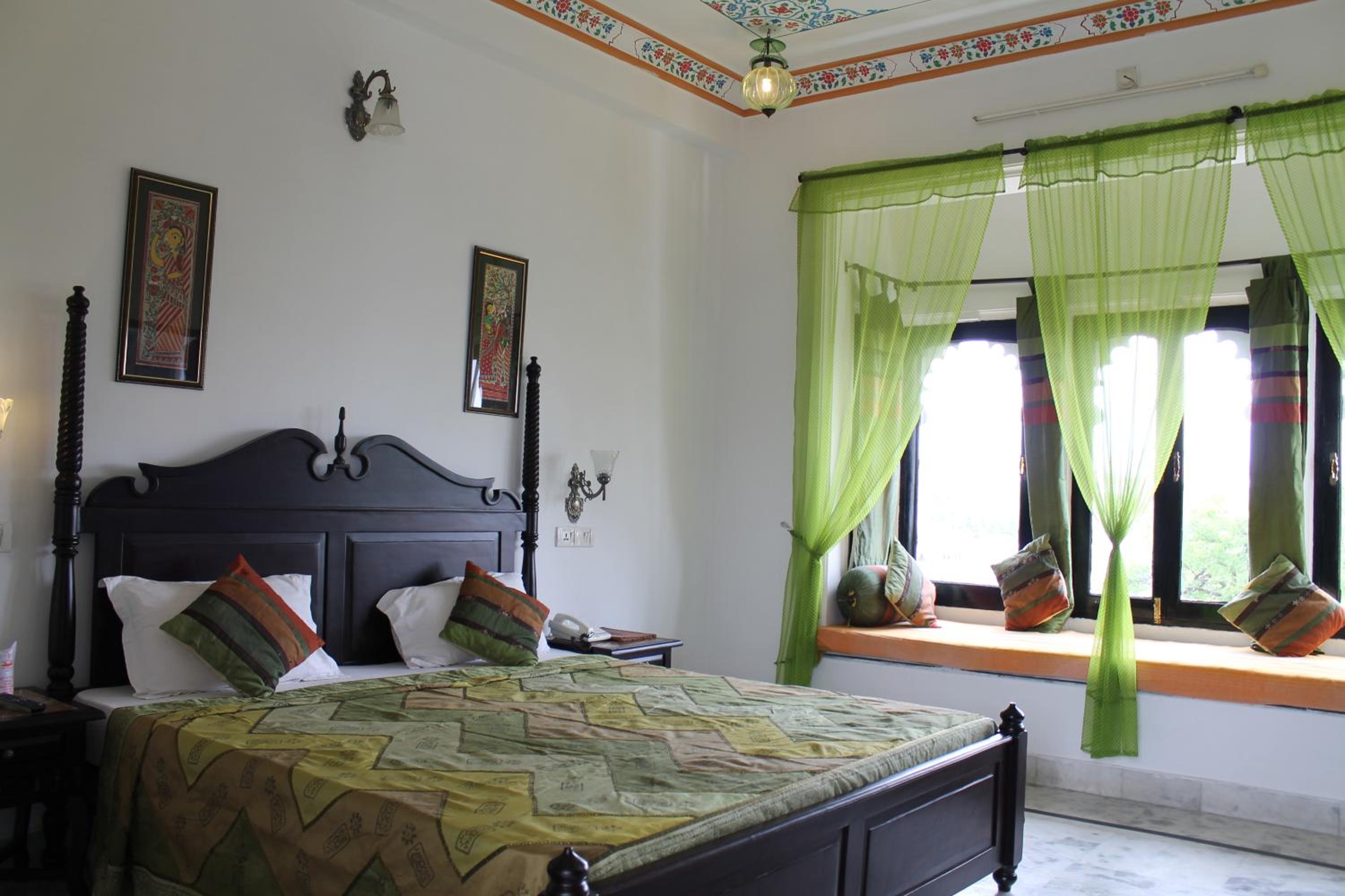 Super Deluxe or Twin Room with Lake View - Photo 3