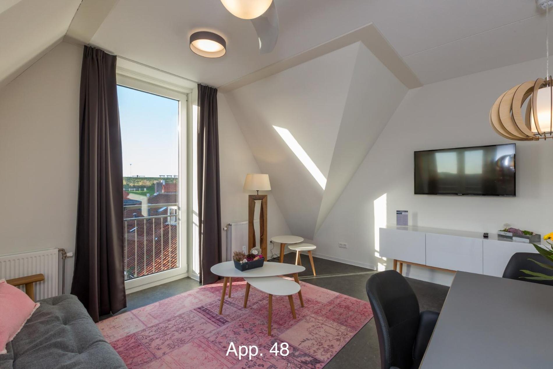 Luxe 2-People Apartment photo 1