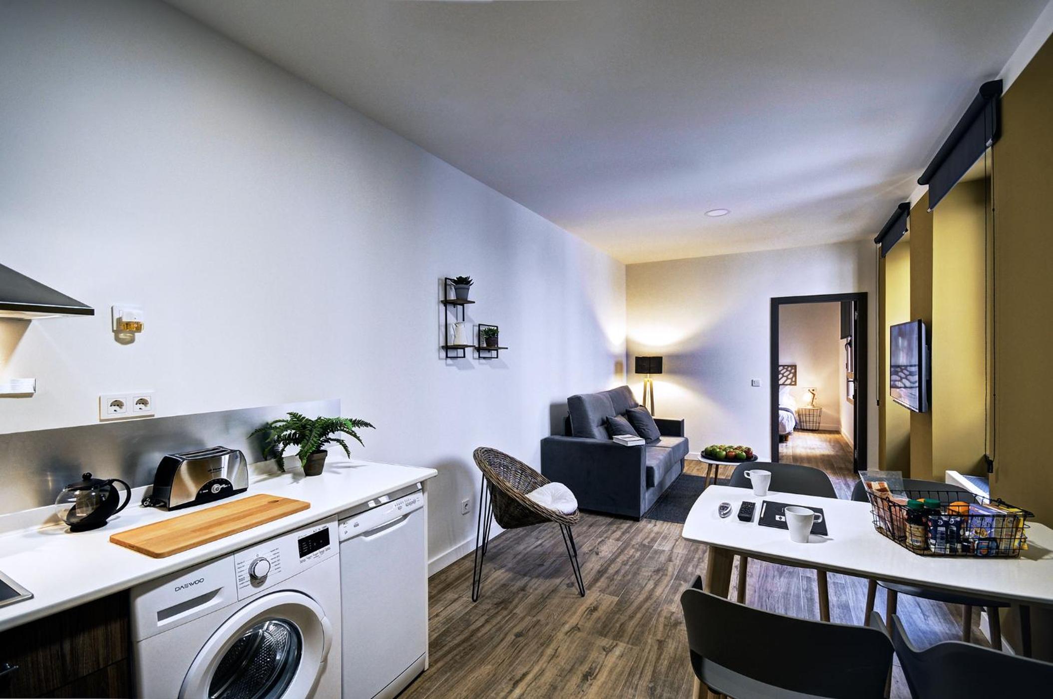 Deluxe Apartment - Photo 2