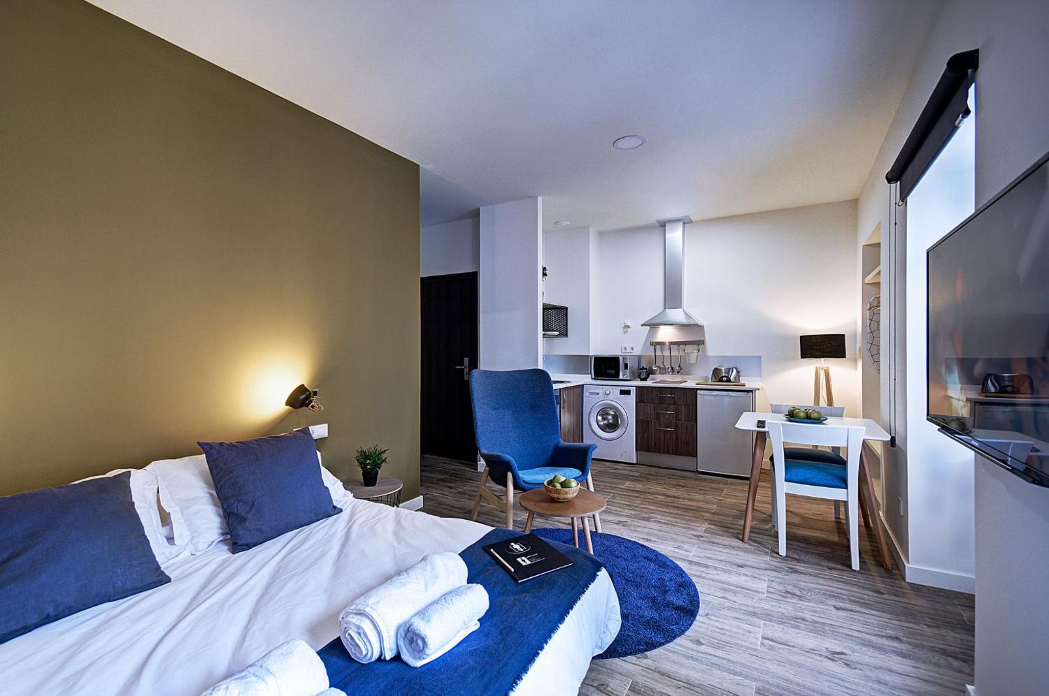 Studio Apartment - Photo 9