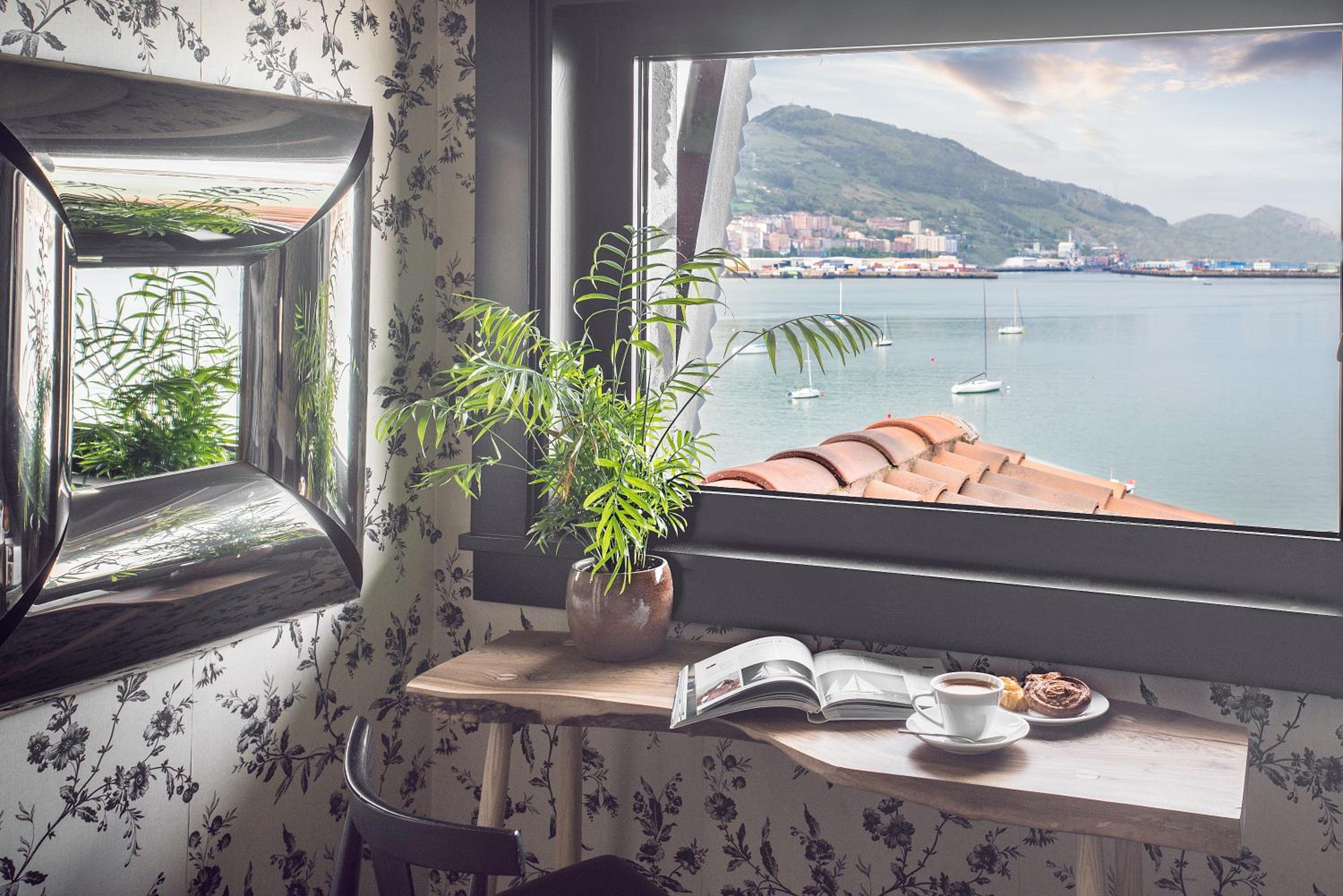 Double or Twin Room with Sea View photo 3