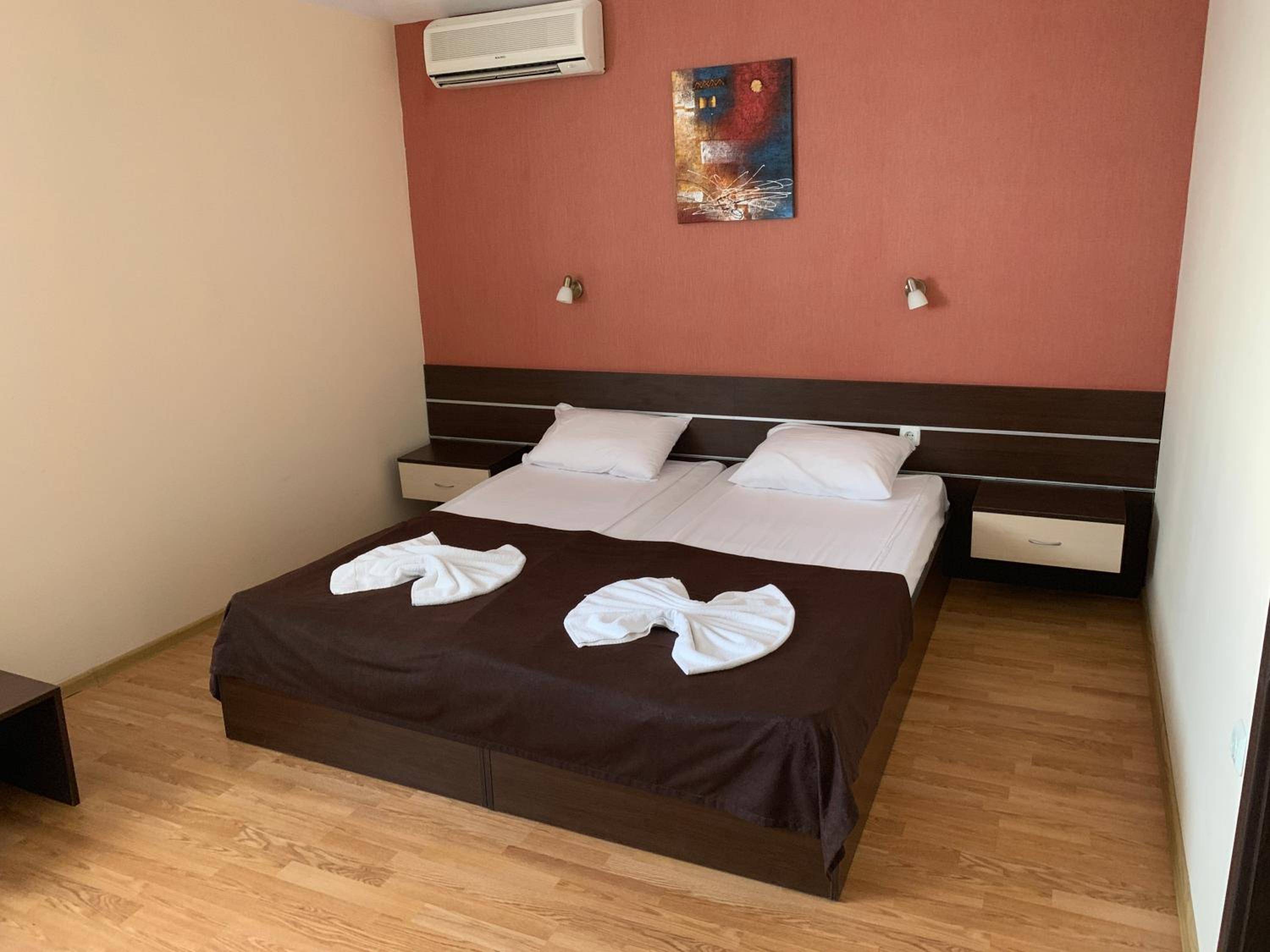 Twin Room - Photo 3