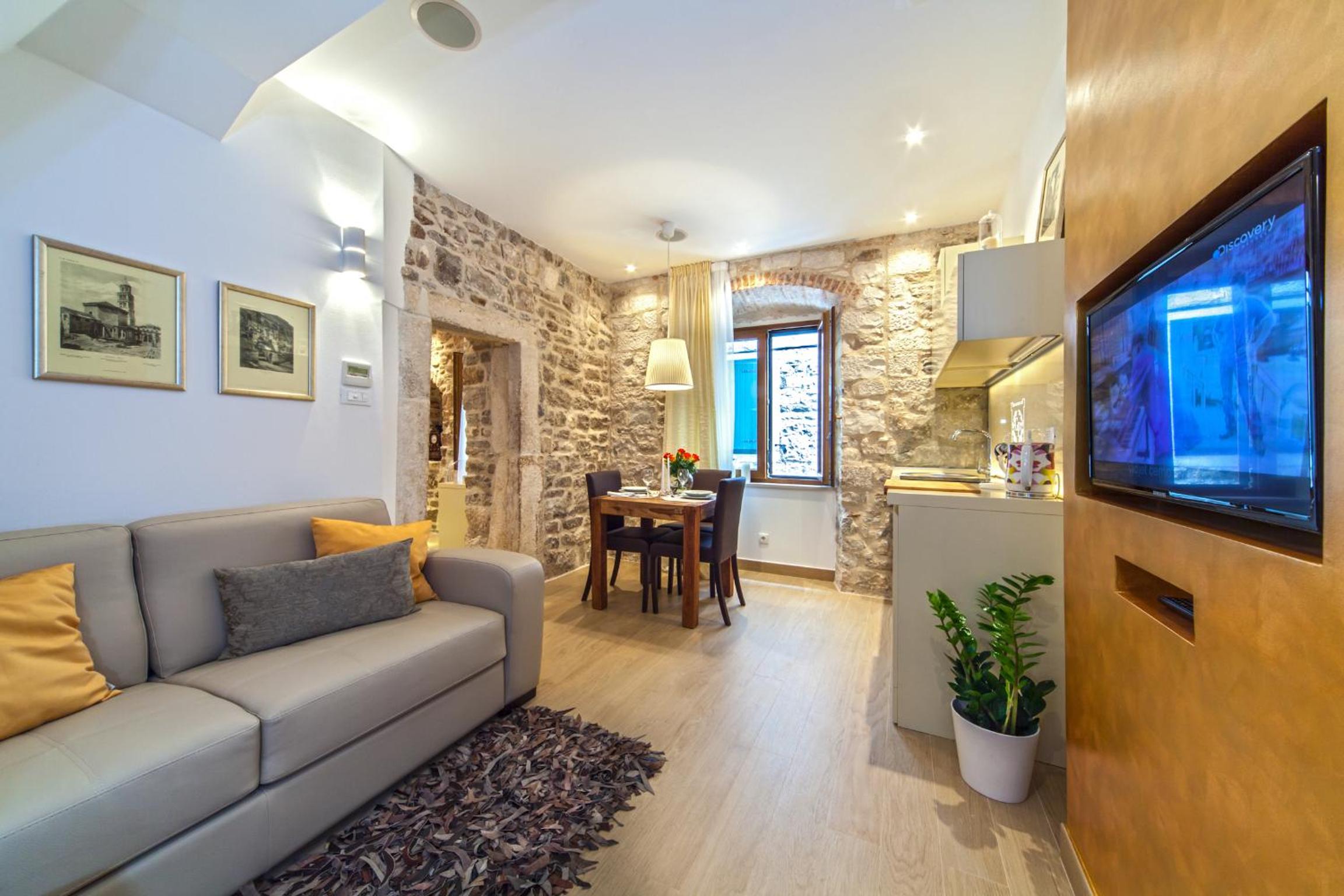 Luxury One-Bedroom Apartment