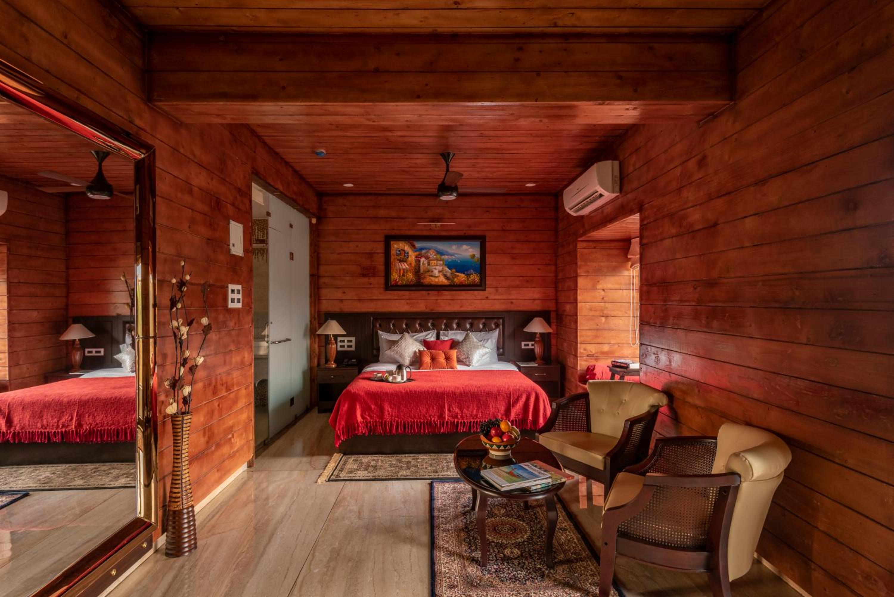 Royal Suite - Photo 2
