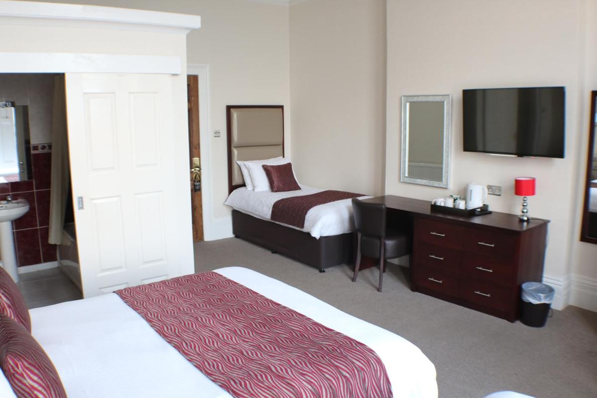 Family Room with Sea View (2 Adults + 2 Children) photo 1