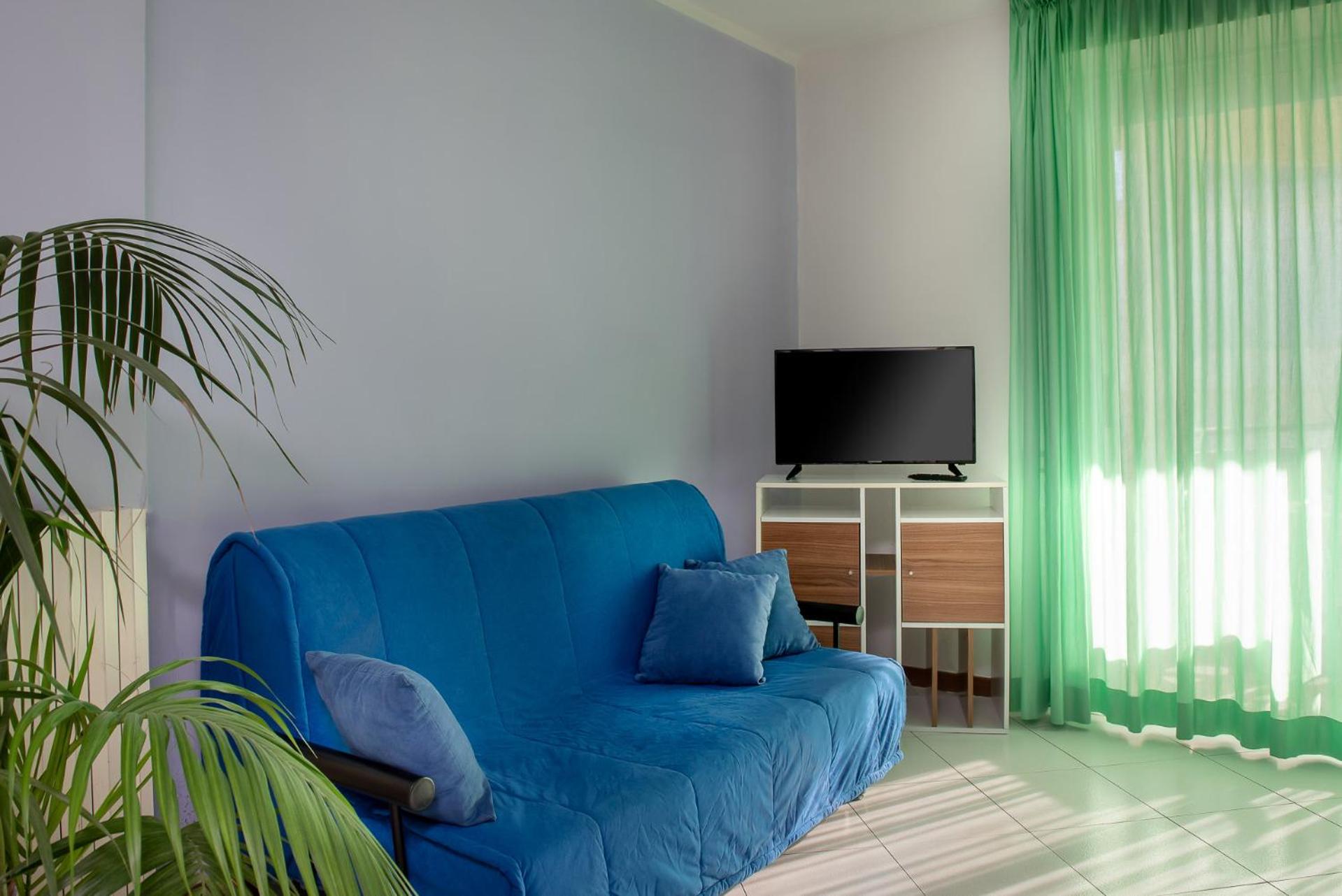  One Bedroom Apartment with Lateral Sea View