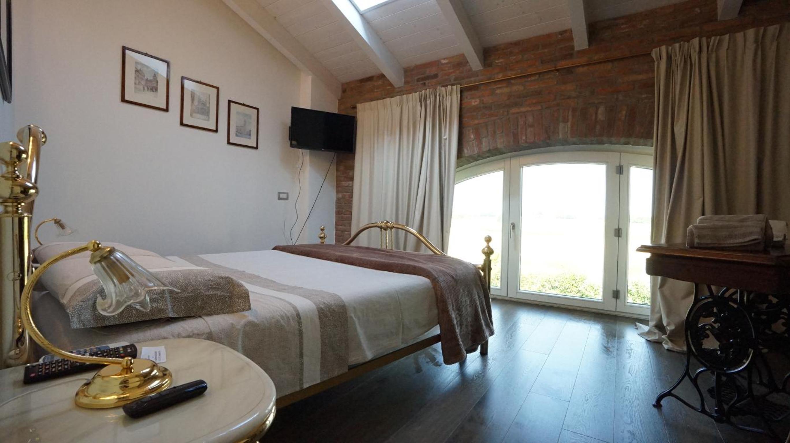 Double Room with Private Bathroom photo 1