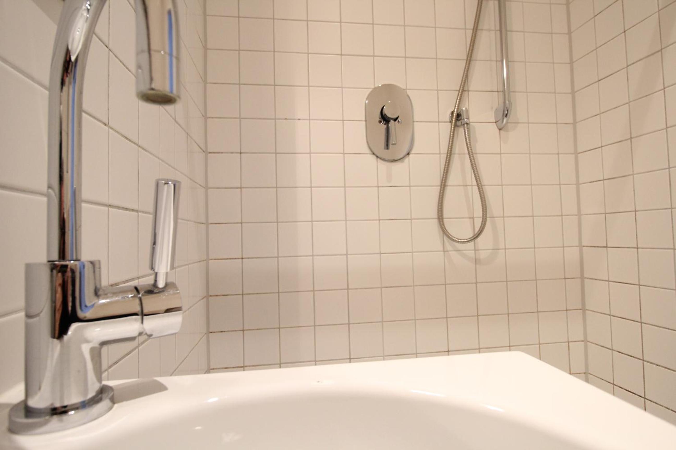 Double Room - Photo 6