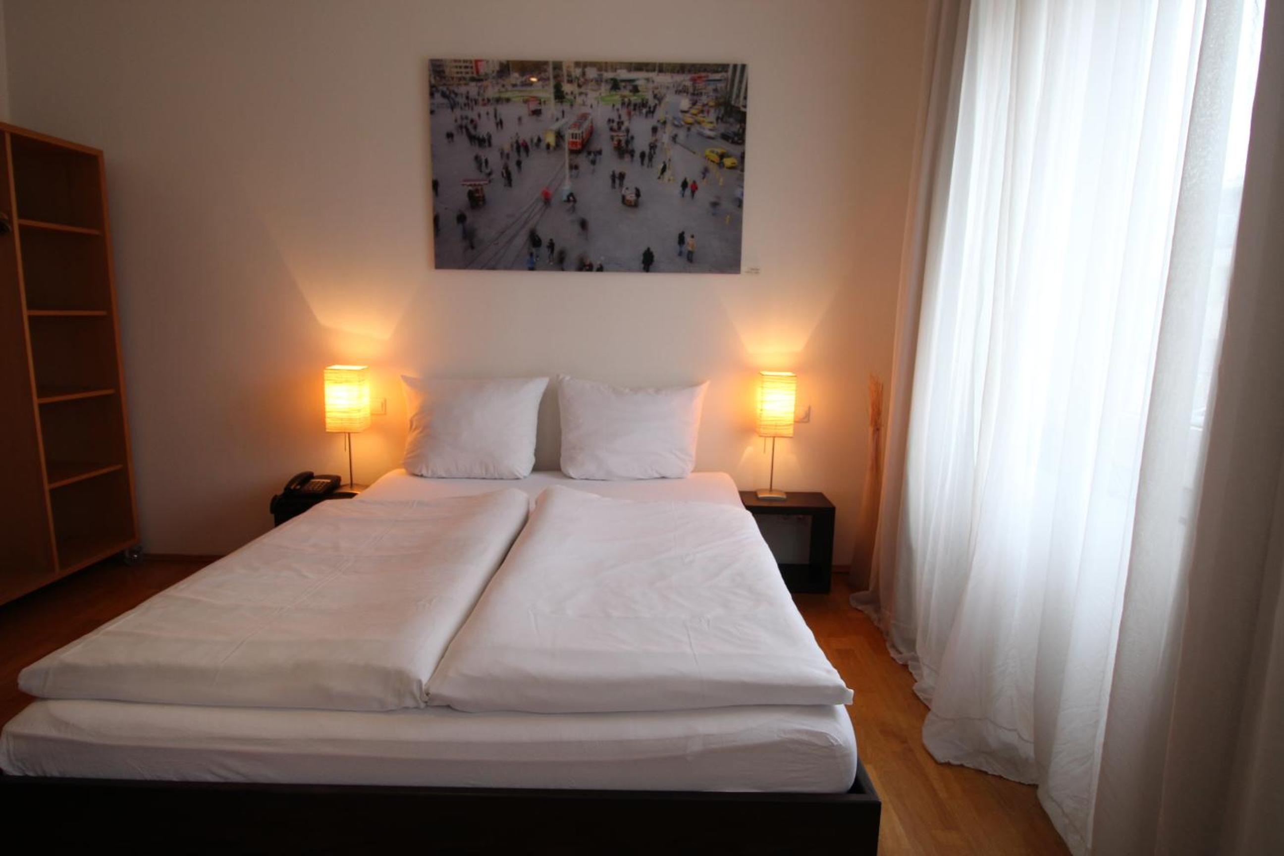 Double Room - Photo 5
