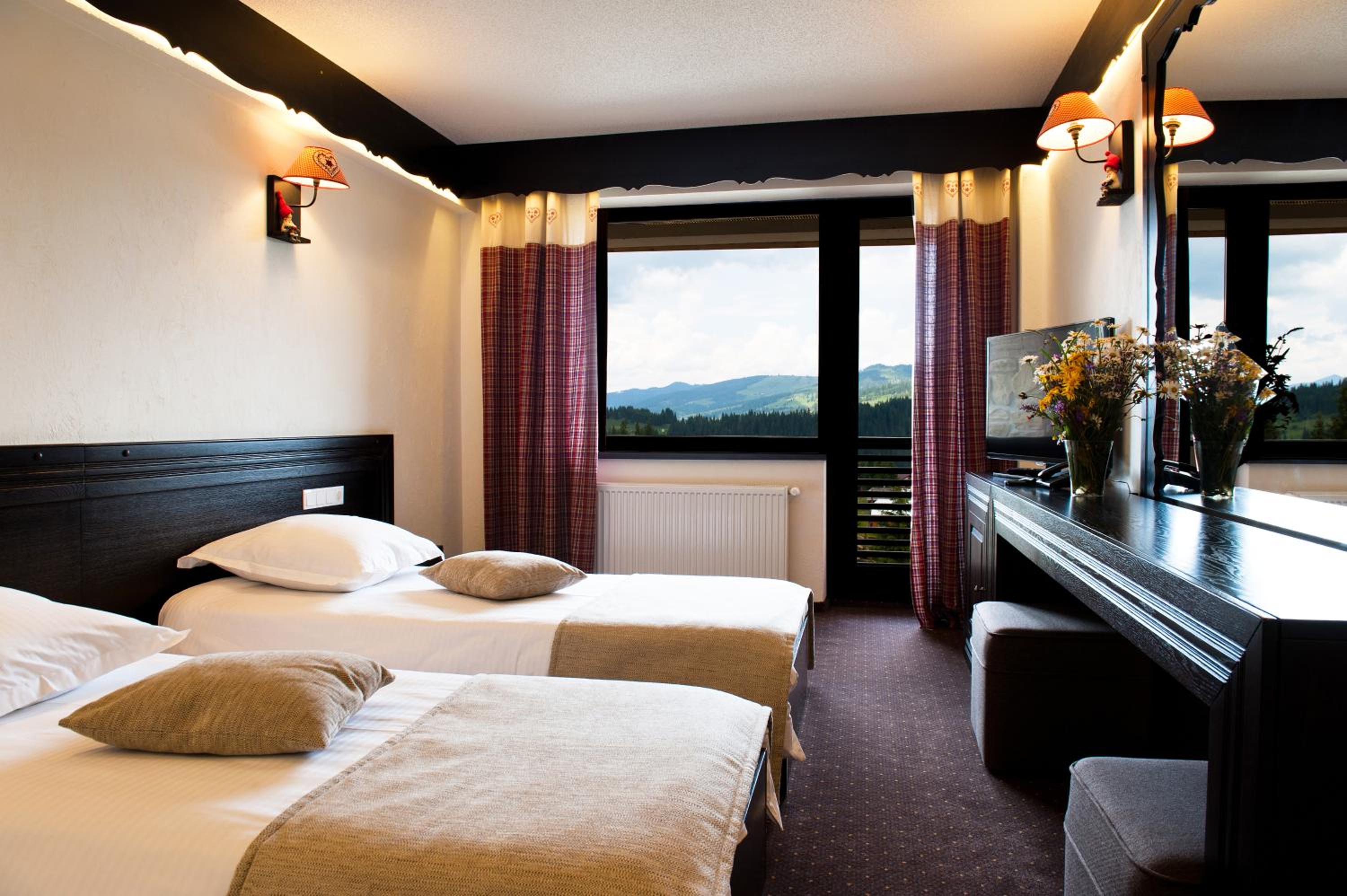 Twin Room - Free Spa Access - Photo 3