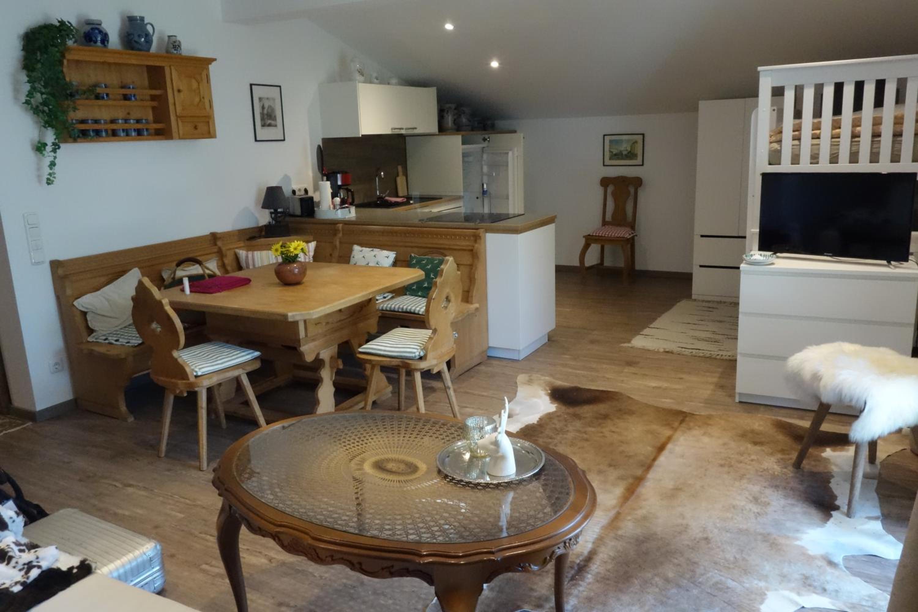 Studio Apartment - Photo 3