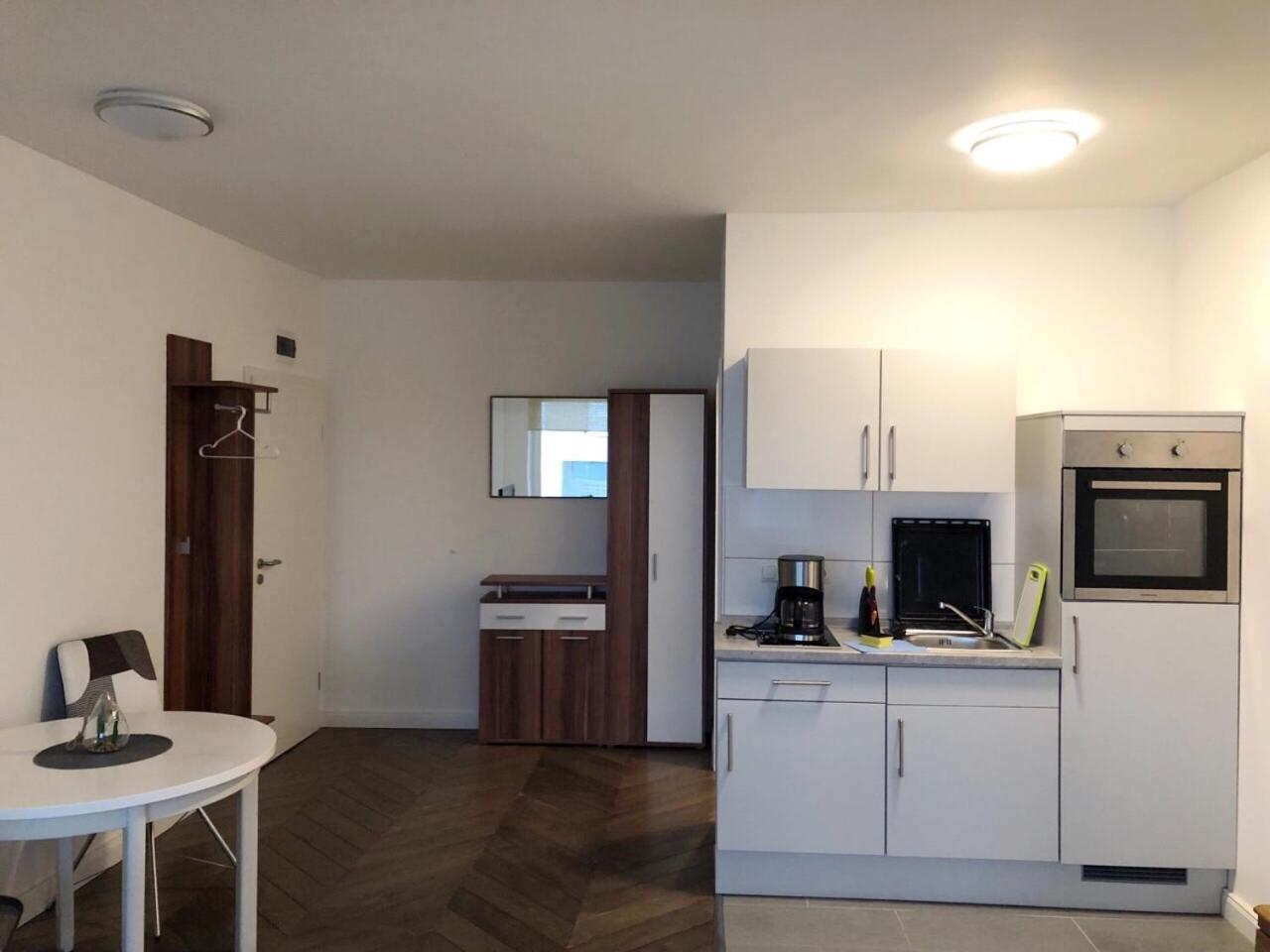 One-Bedroom Apartment - Photo 4