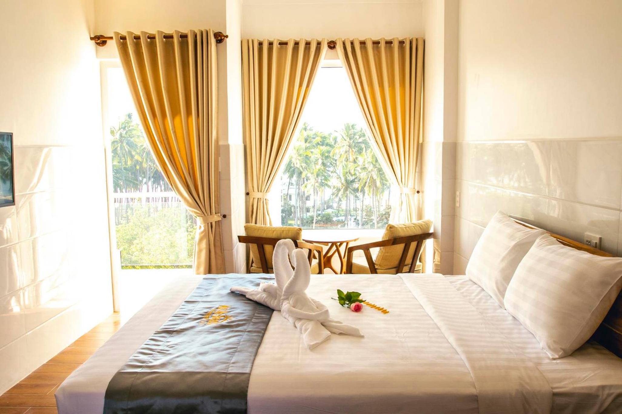 Deluxe Double Room with Balcony and Sea View