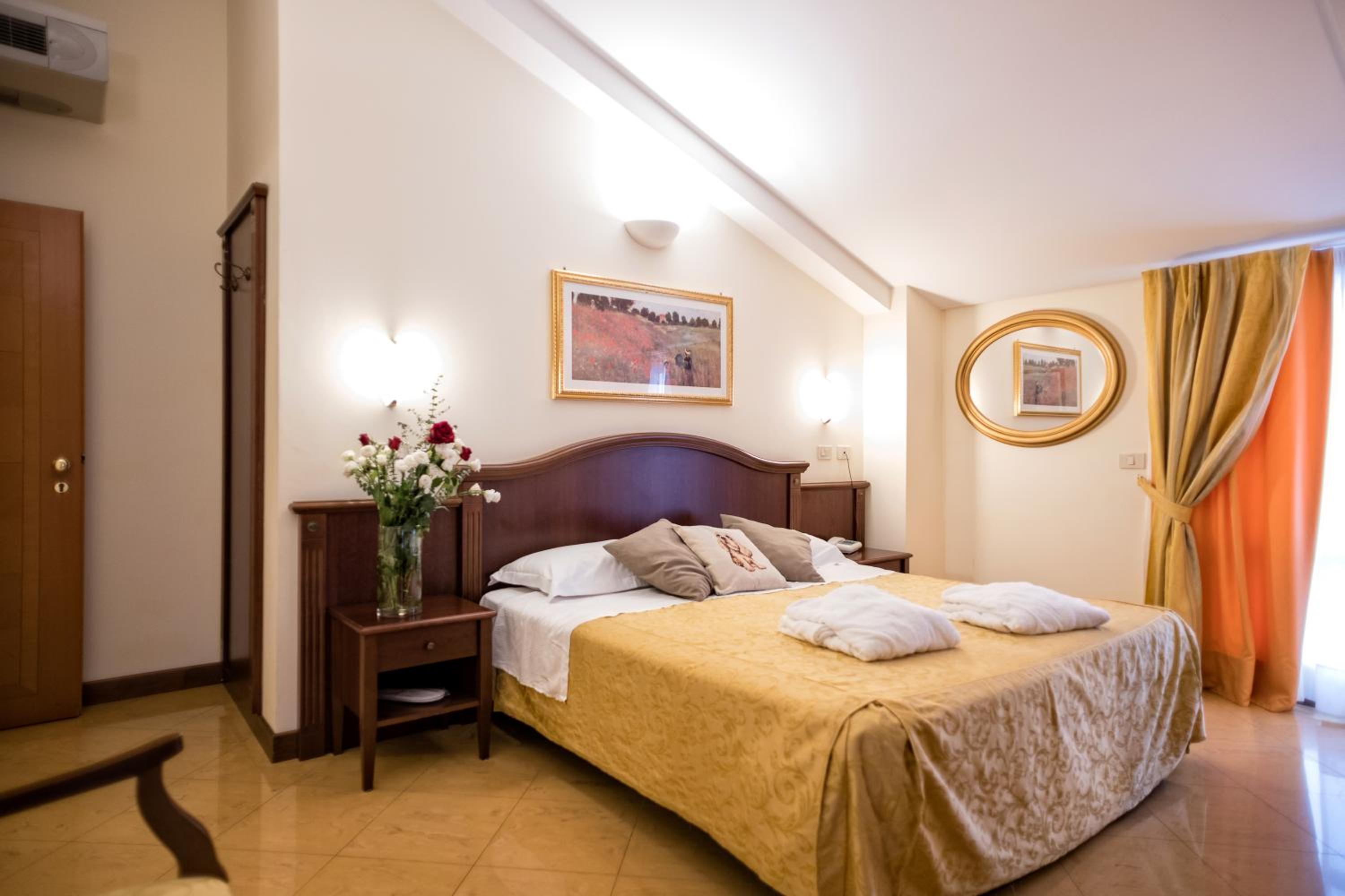 Superior Double Room - Photo 11