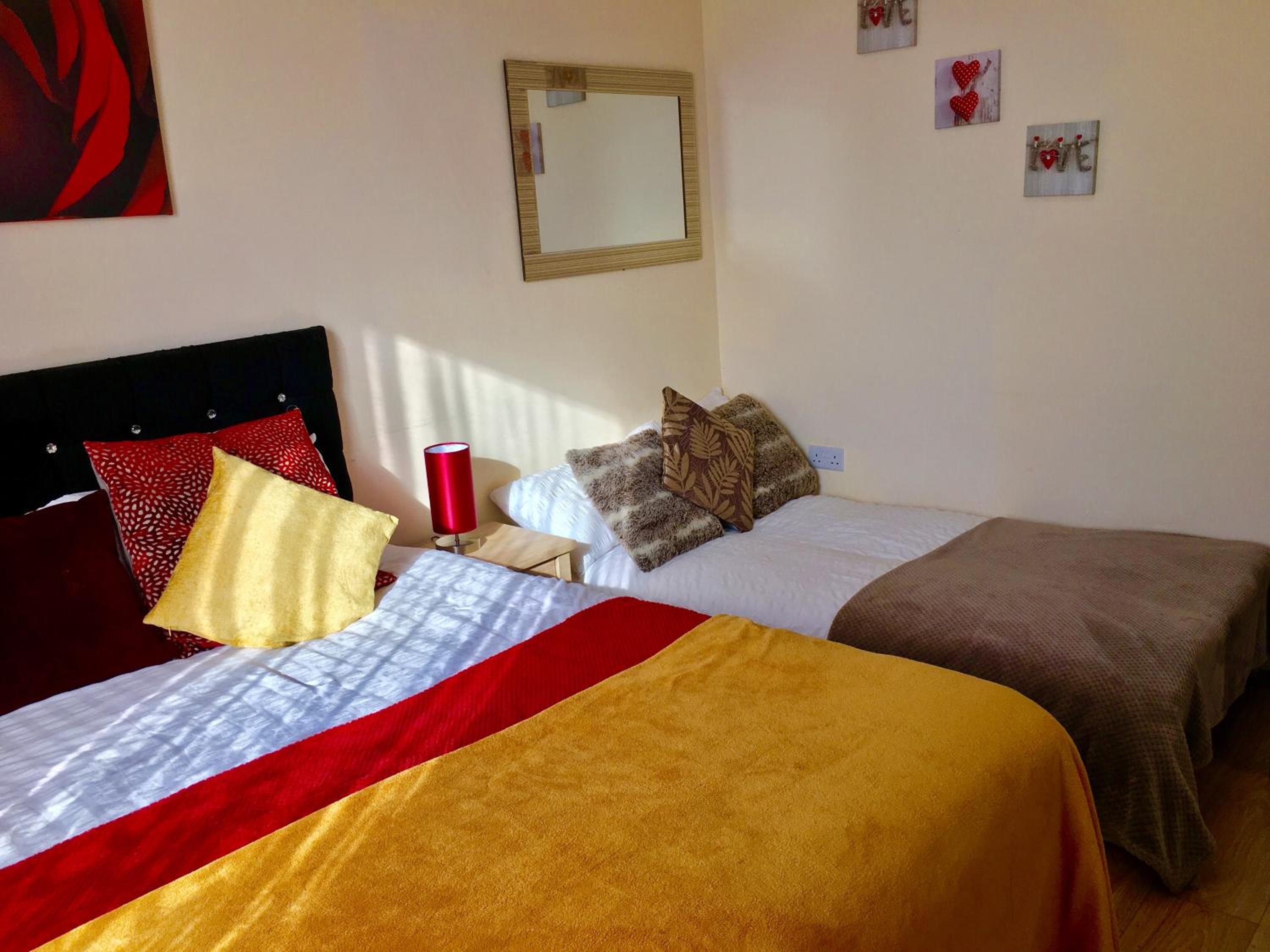 Triple Room with Bathroom - Photo 8