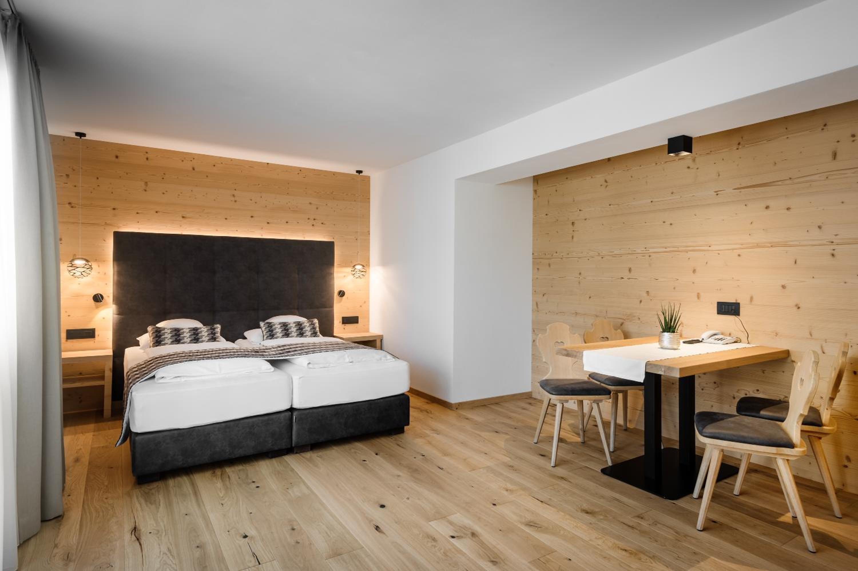 Deluxe Double or Twin Room photo 1