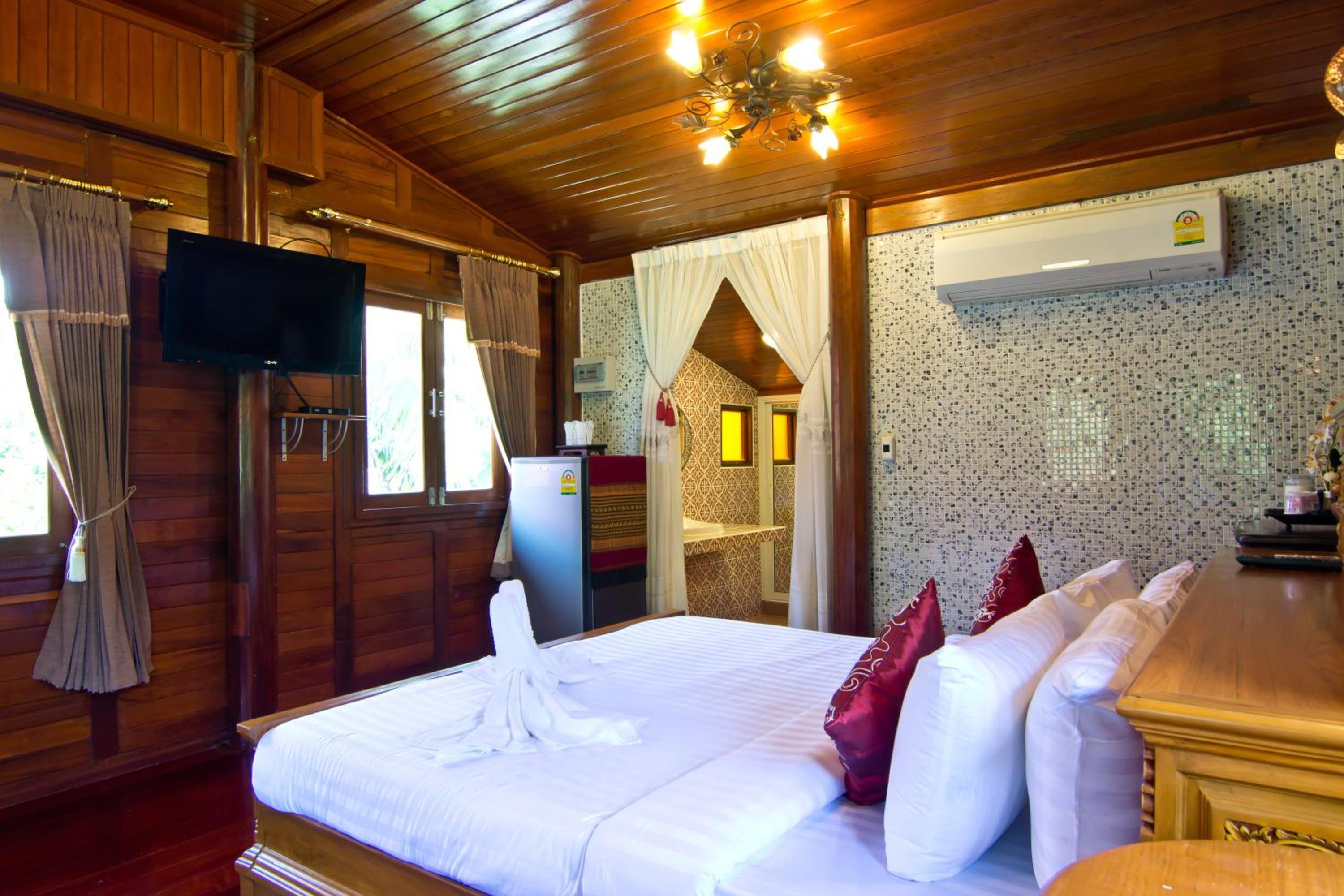 Suite - Photo 3