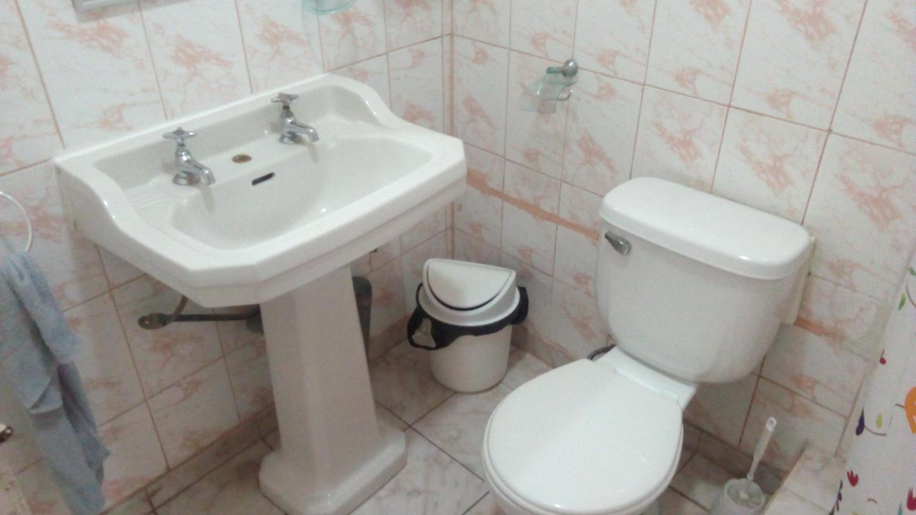 Single Room with Shared Bathroom photo 1