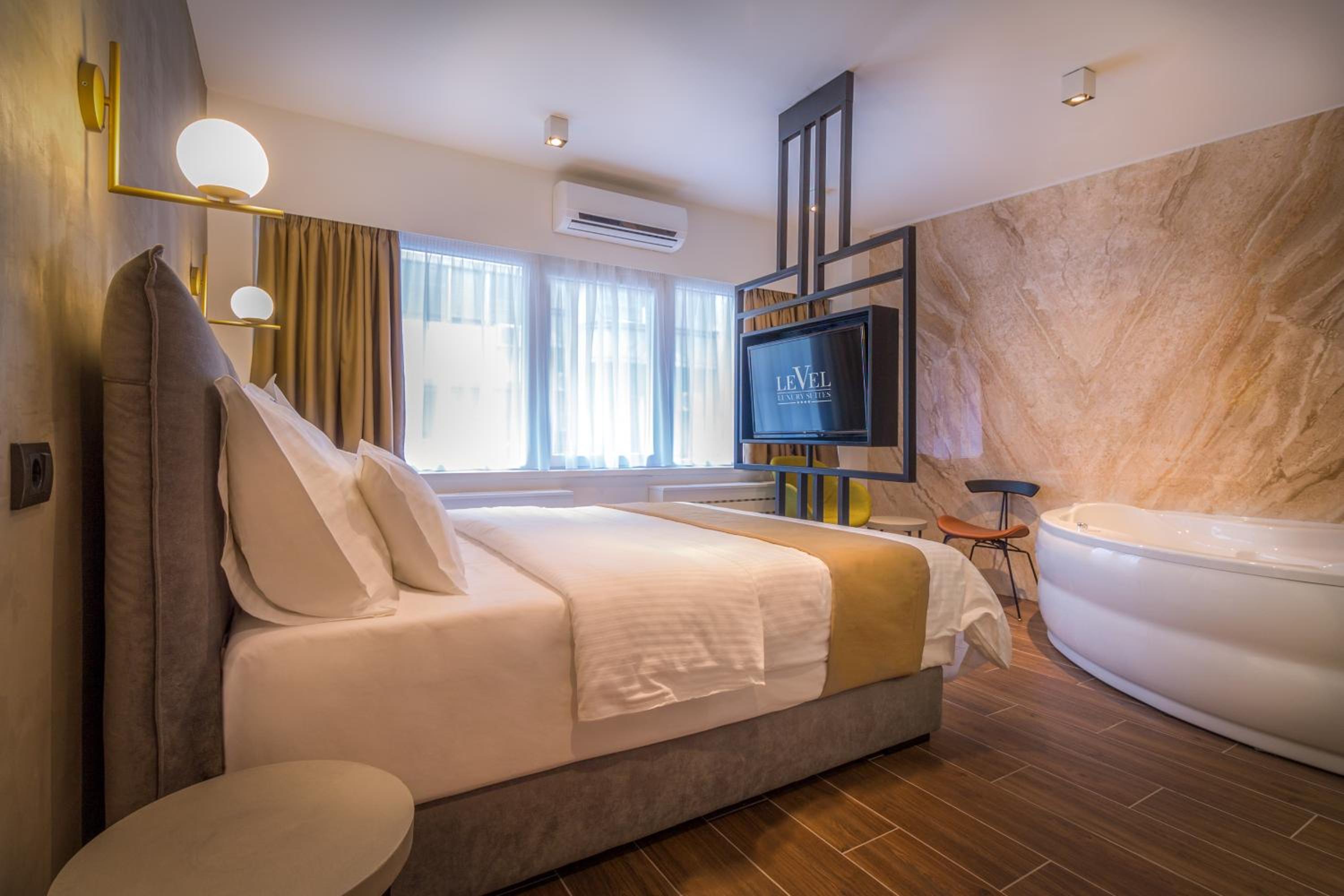 Deluxe Double Room with Jacuzzi  photo 1