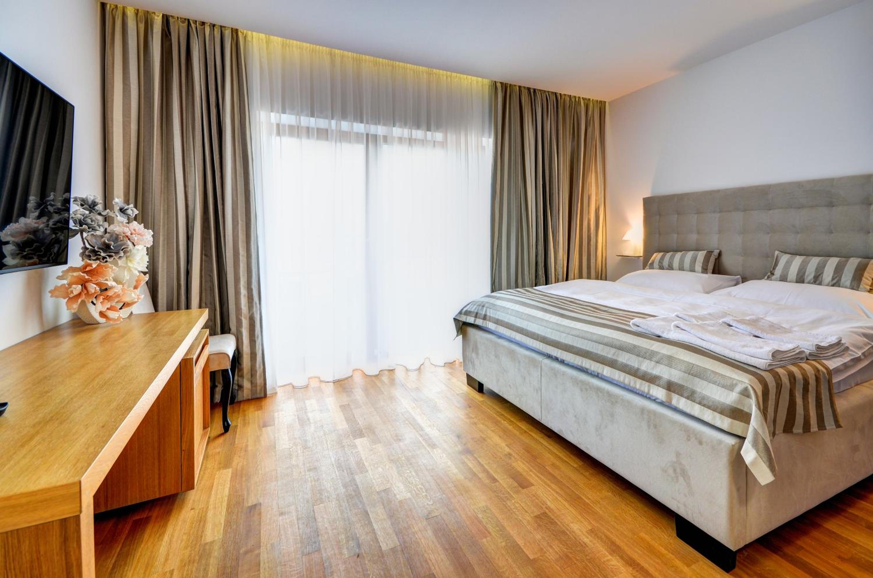 Suite with Terrace - Photo 3