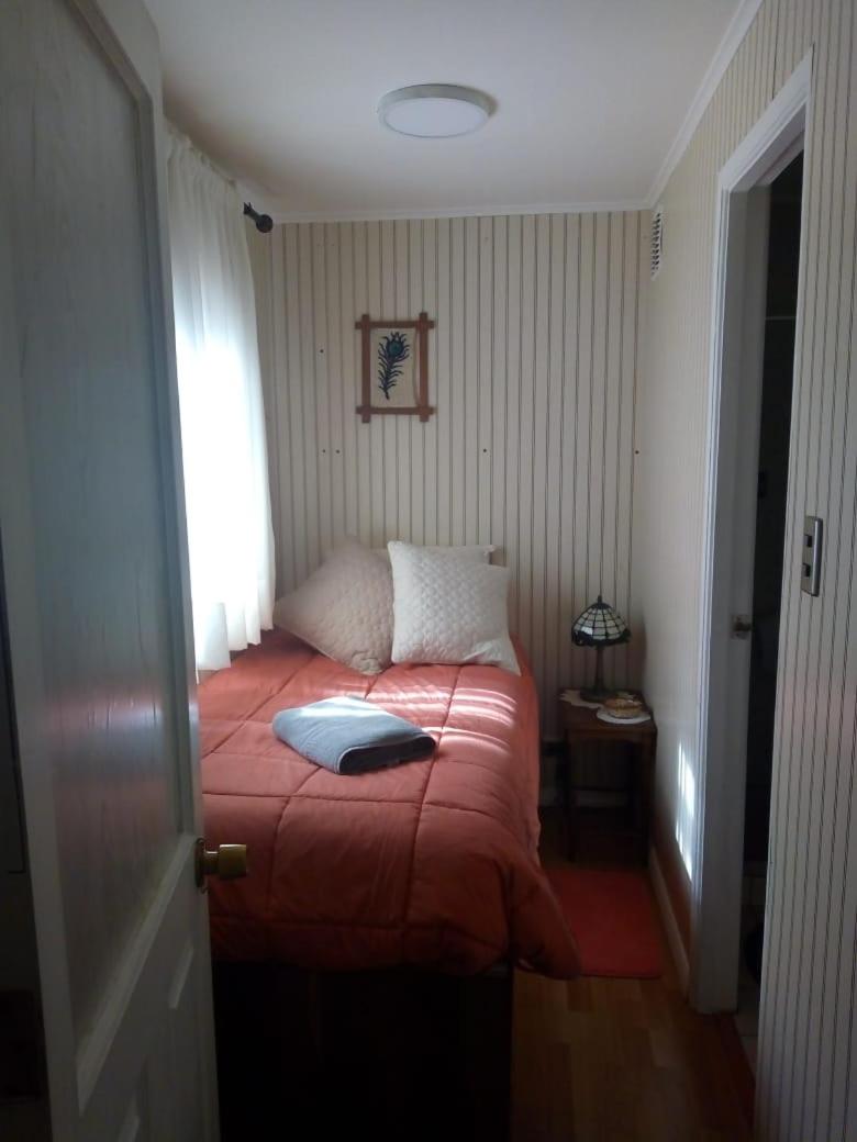 Single Room with Private Bathroom photo 1