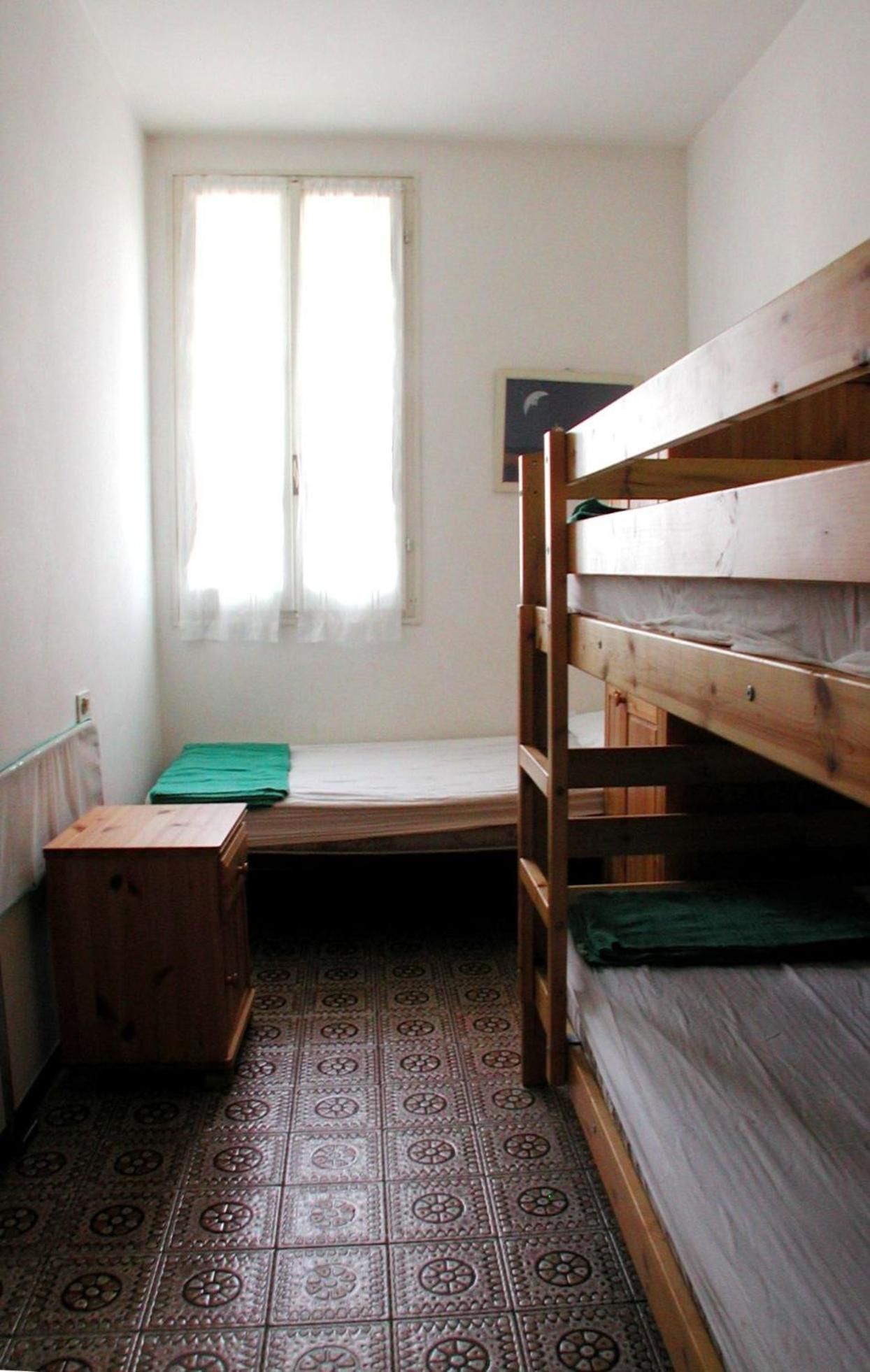 Three-Bedroom House - Photo 7