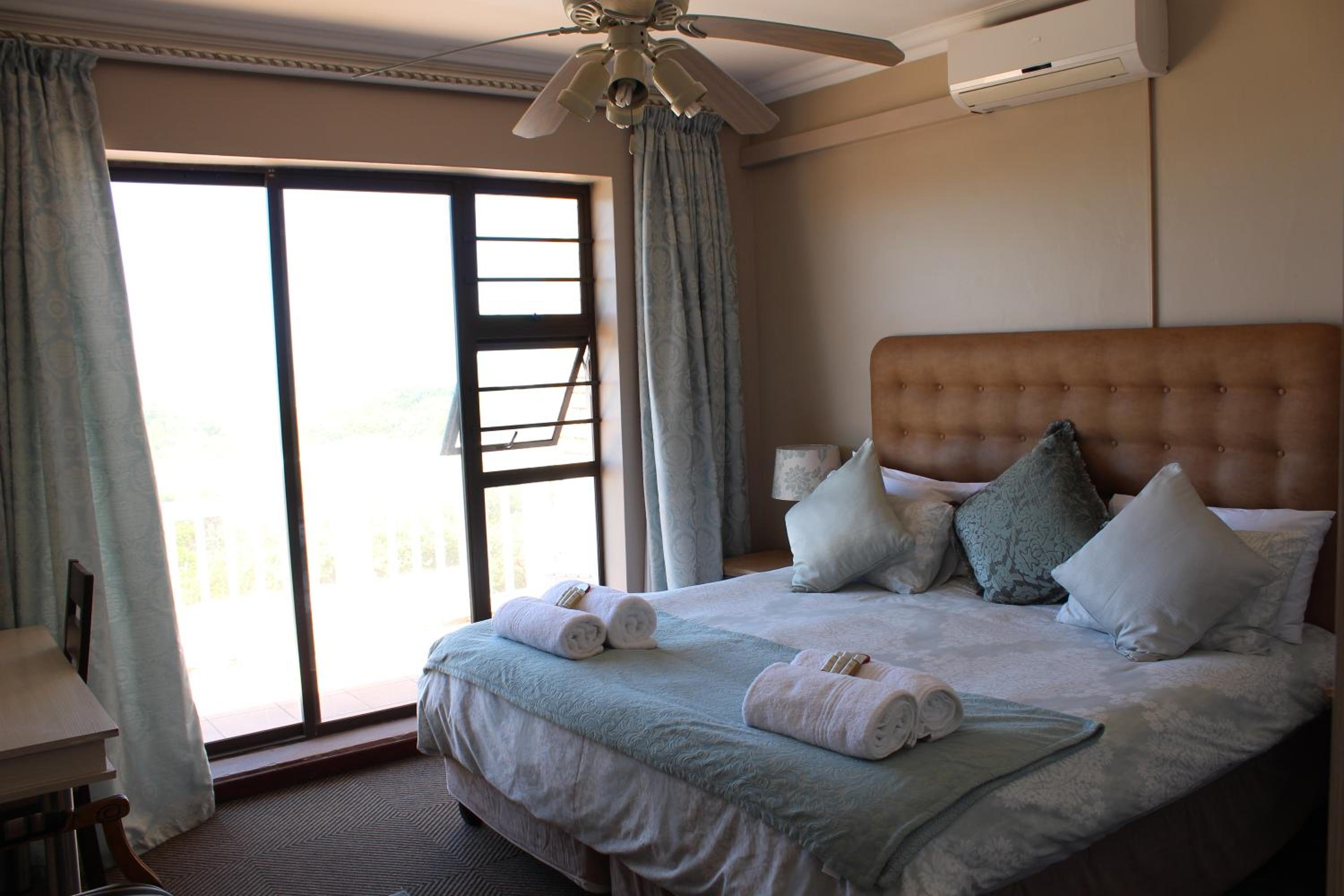 Superior Double Room with Sea View - Photo 4