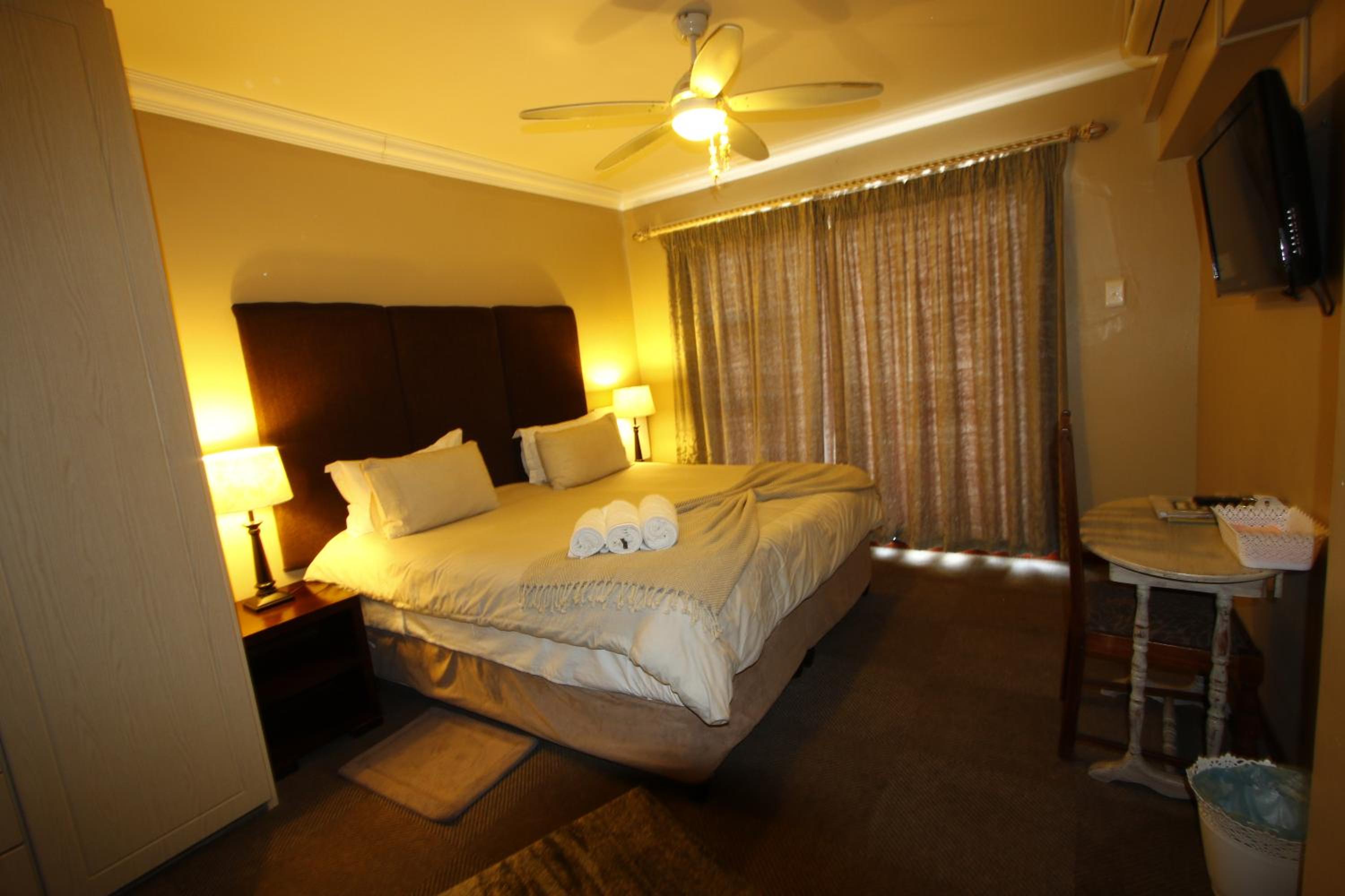 Deluxe Double or Twin Room with Sea View photo 1