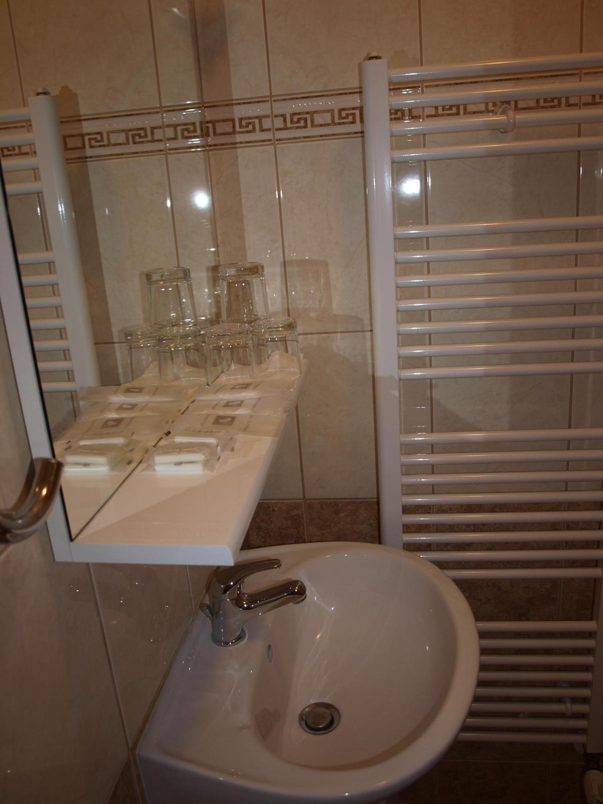 Single Room photo 3