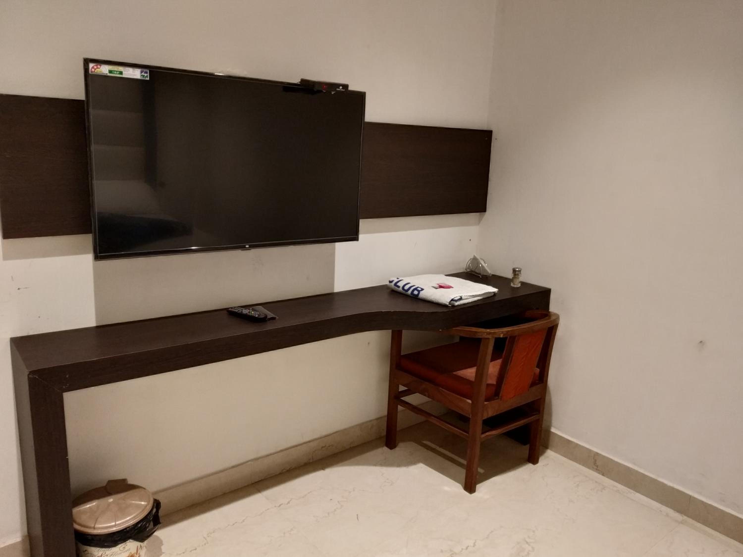 Deluxe Double Room - Photo 31