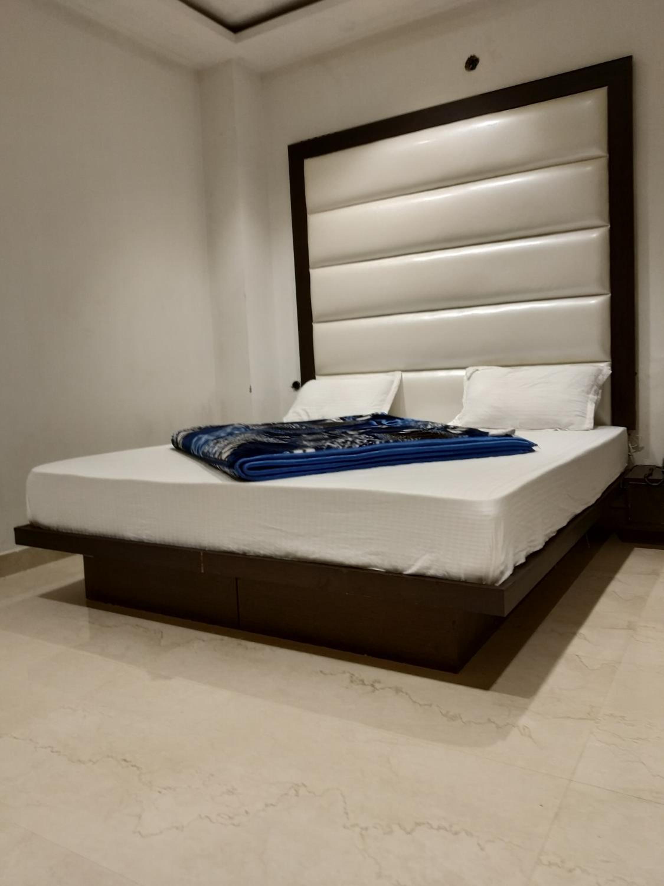 Deluxe Double Room - Photo 15