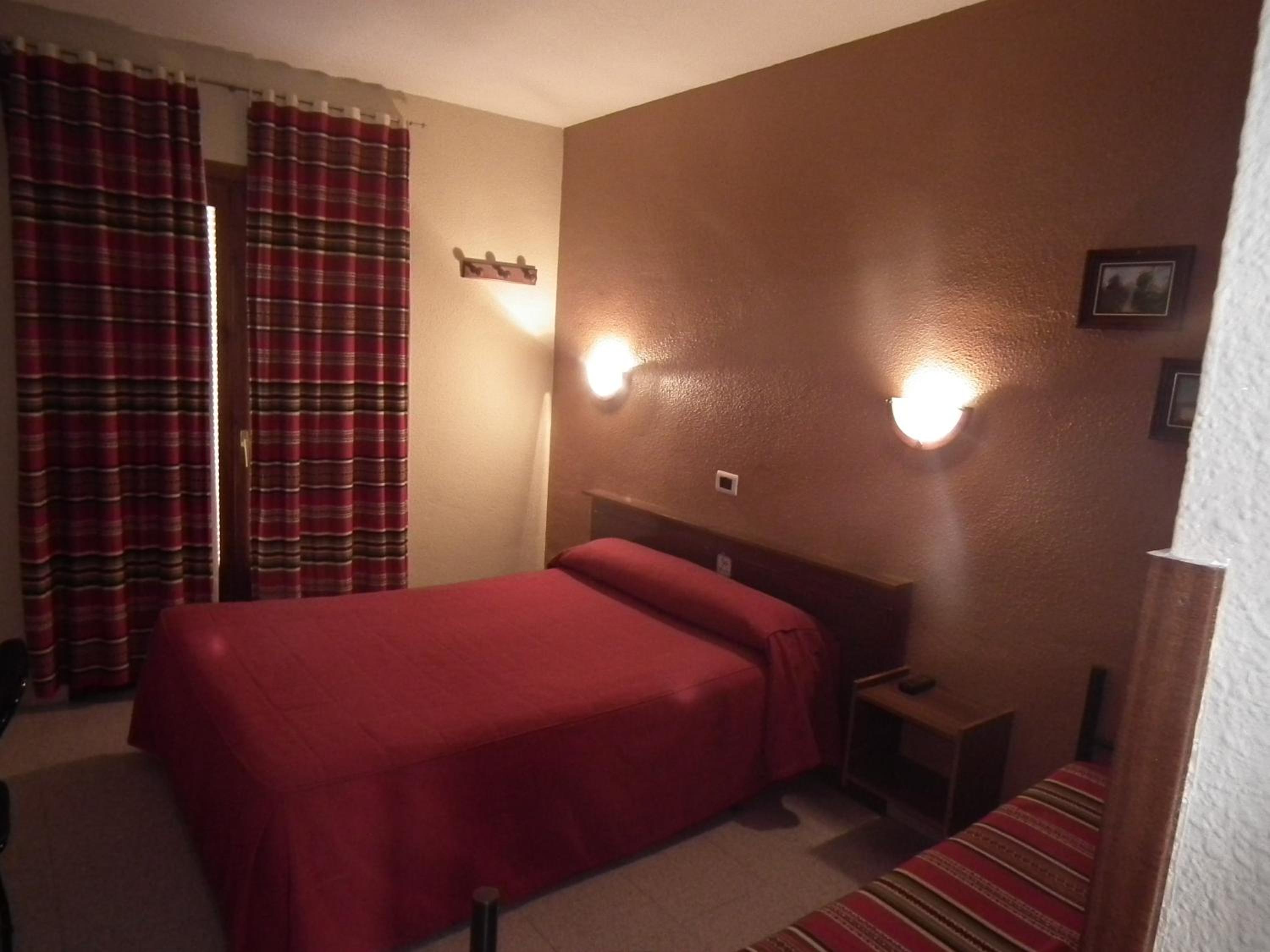 Double or Twin Room photo 3