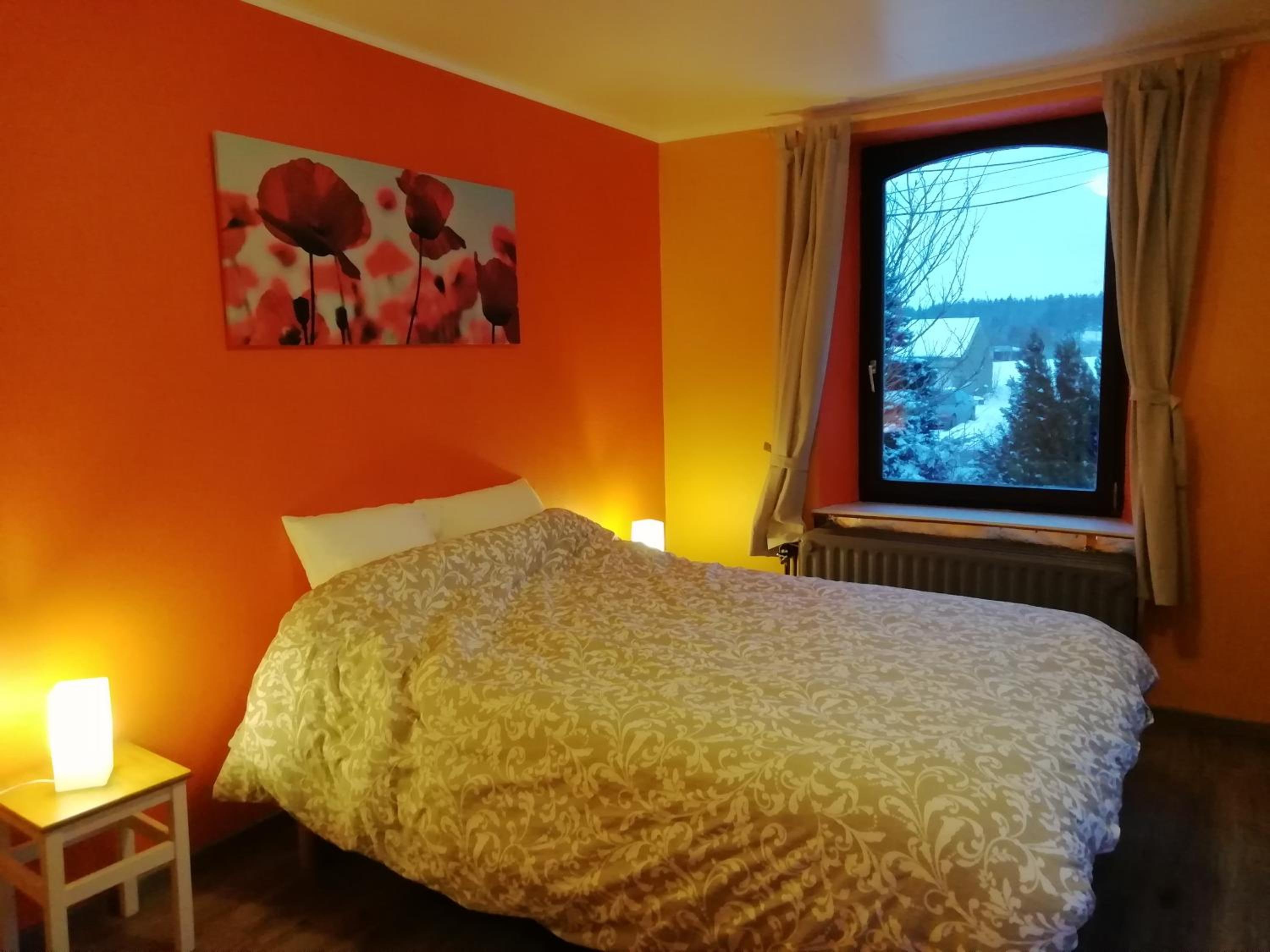 Five-Bedroom House photo 1