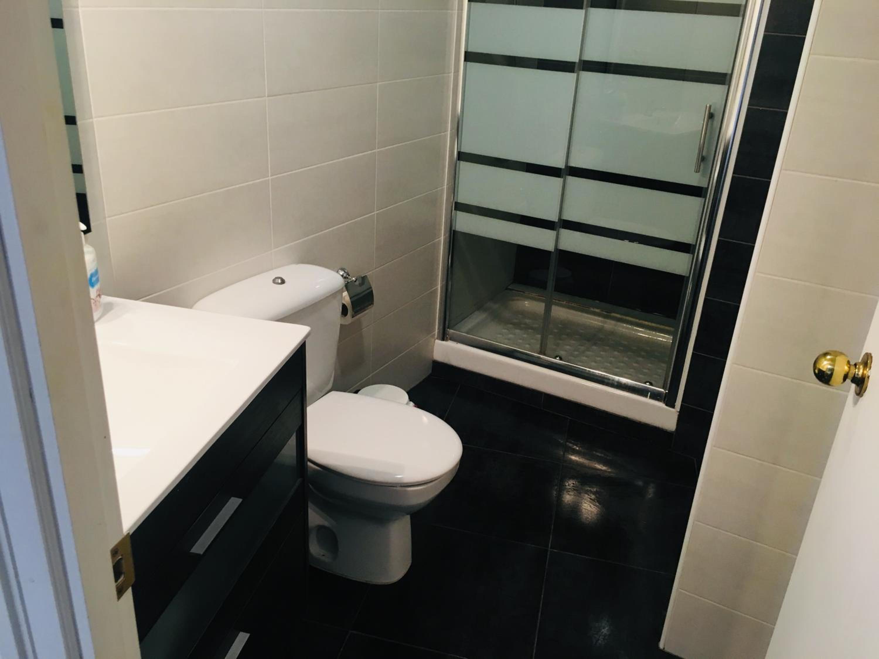 Studio Apartment - Photo 8