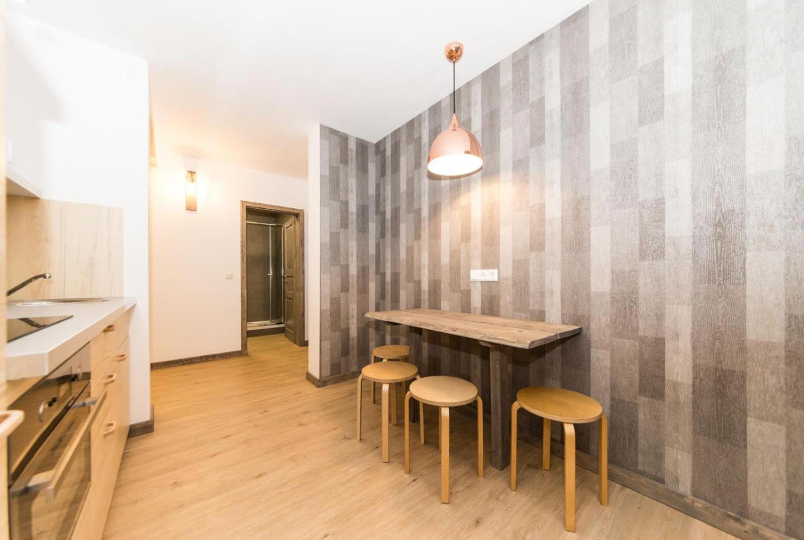 Apartment with Balcony photo 2