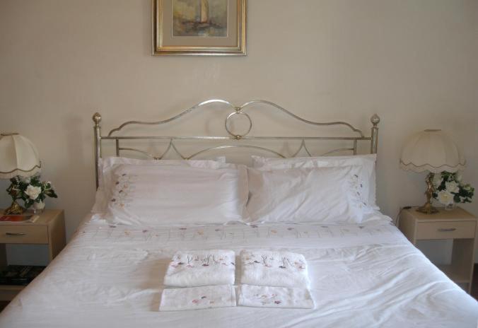 Double Room with Private Bathroom - Photo 4