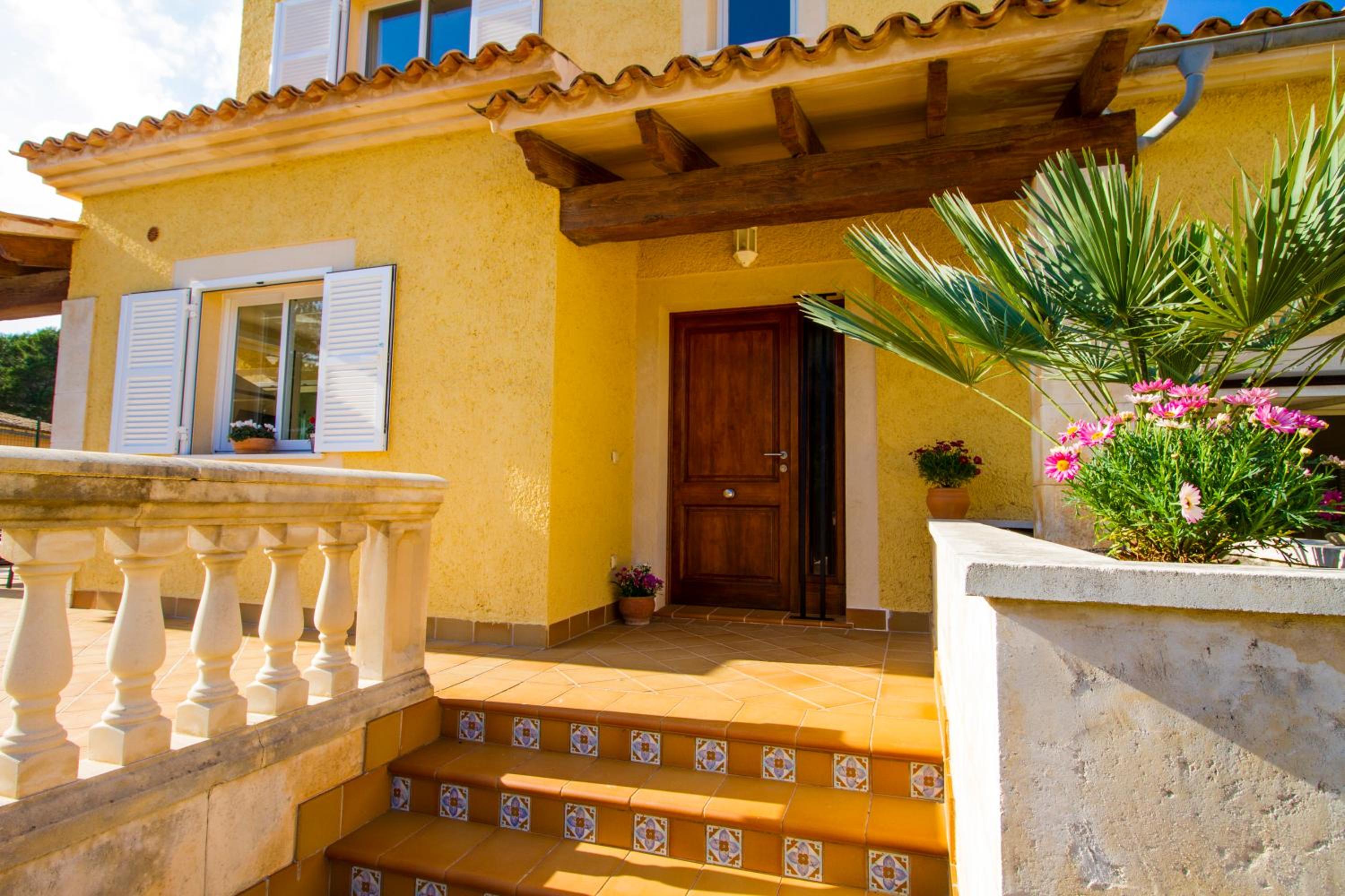 Three-Bedroom Villa photo 2