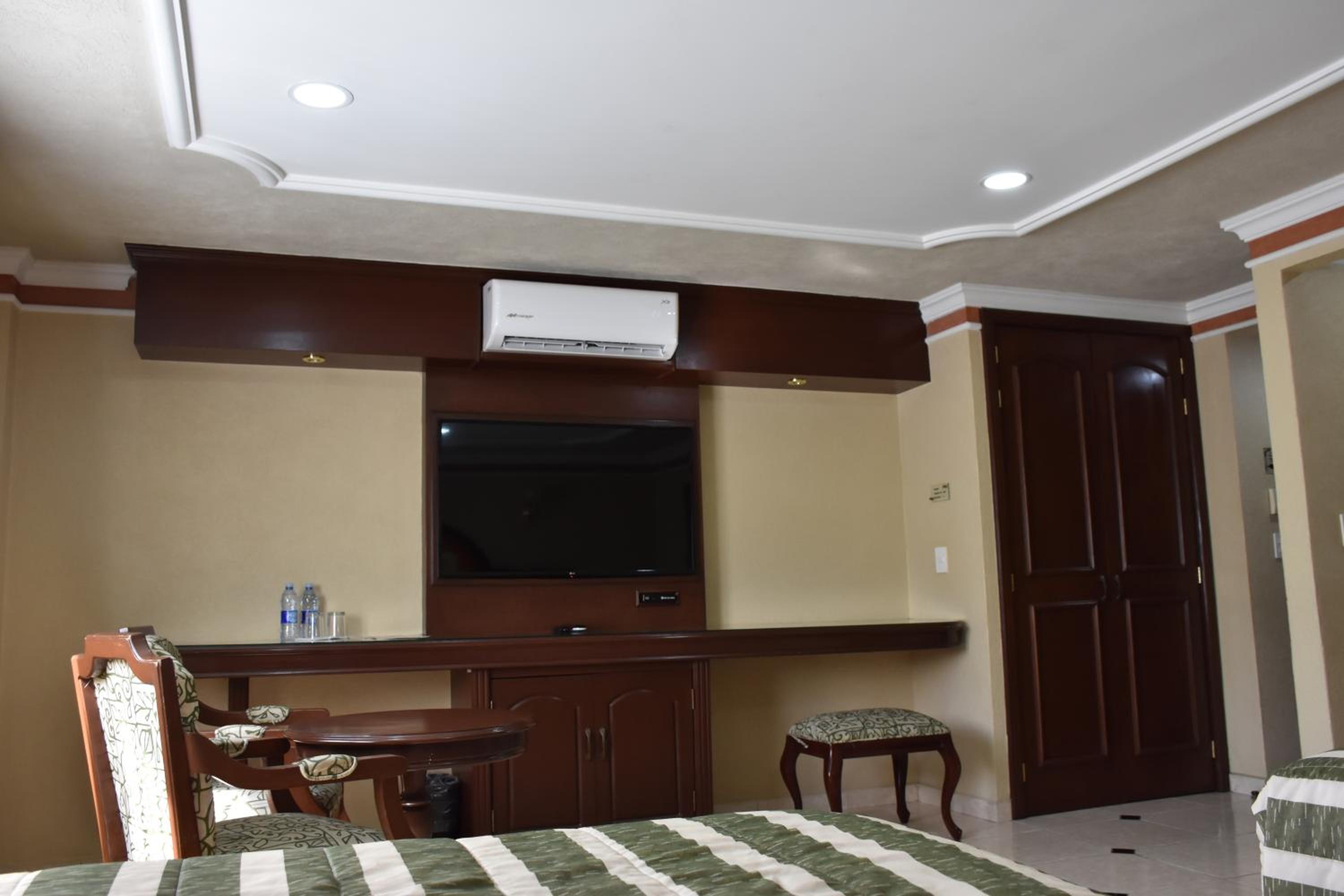 Executive Queen Room - Photo 1
